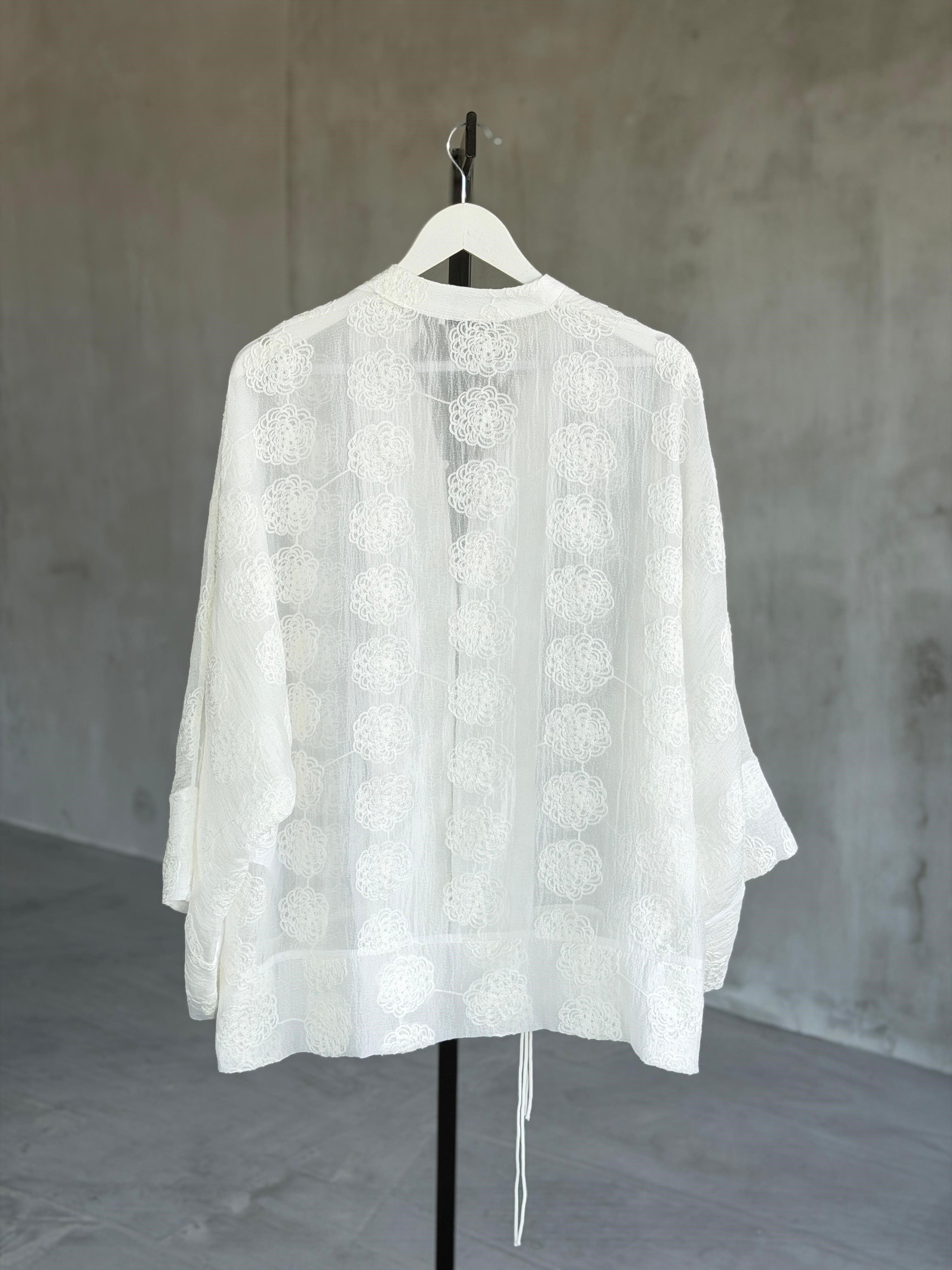 Premium Brode Kumaş Bağlama Detaylı Kimono Gömlek (Beyaz)