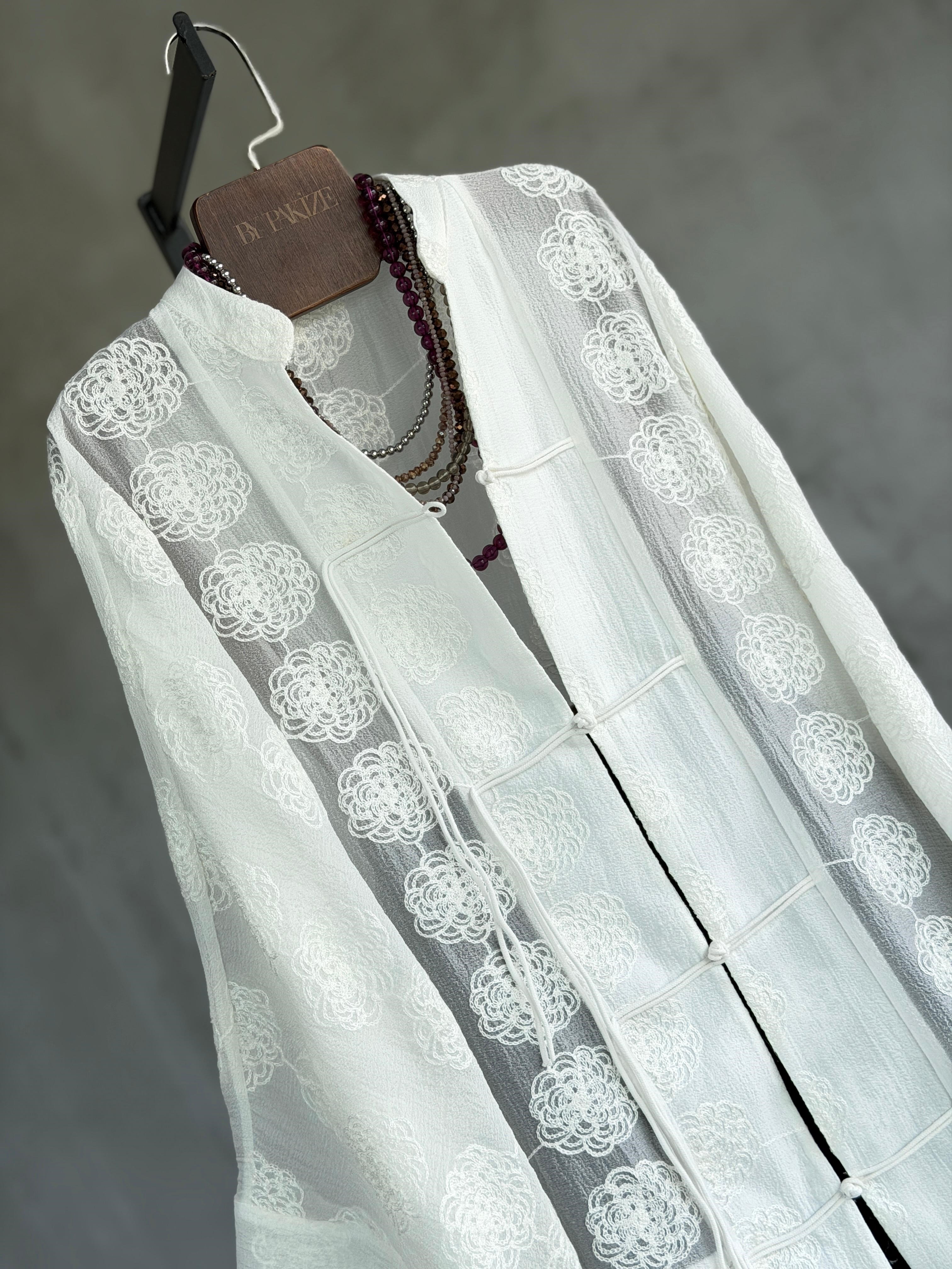 Premium Brode Kumaş Bağlama Detaylı Kimono Gömlek (Beyaz)
