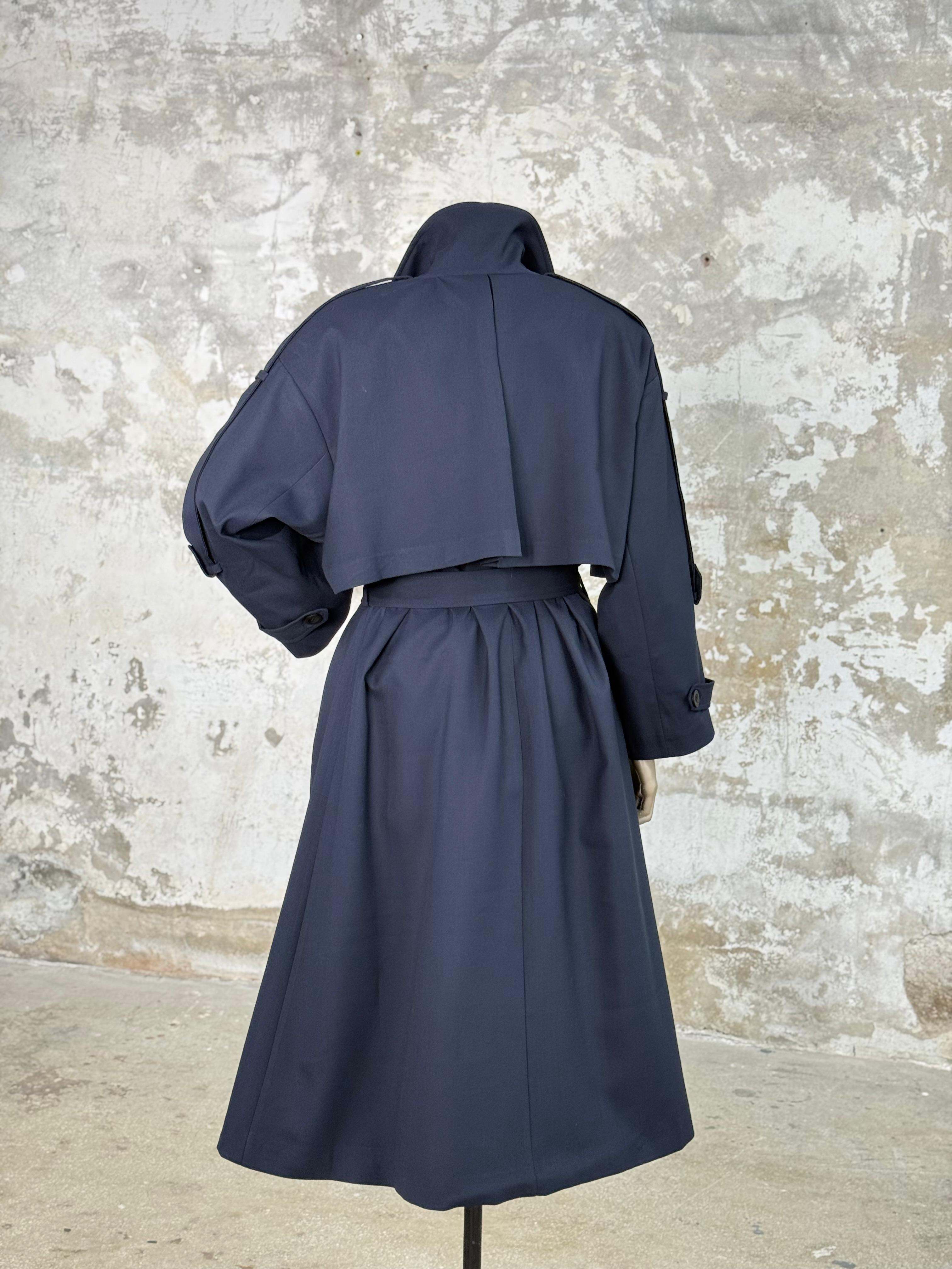 Premium Kalite Omuzu Uzun Apoletli Trençkot (Lacivert)