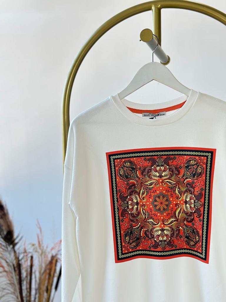 Pul Payet İşlemeli Etnik Desenli Sweat (Beyaz)