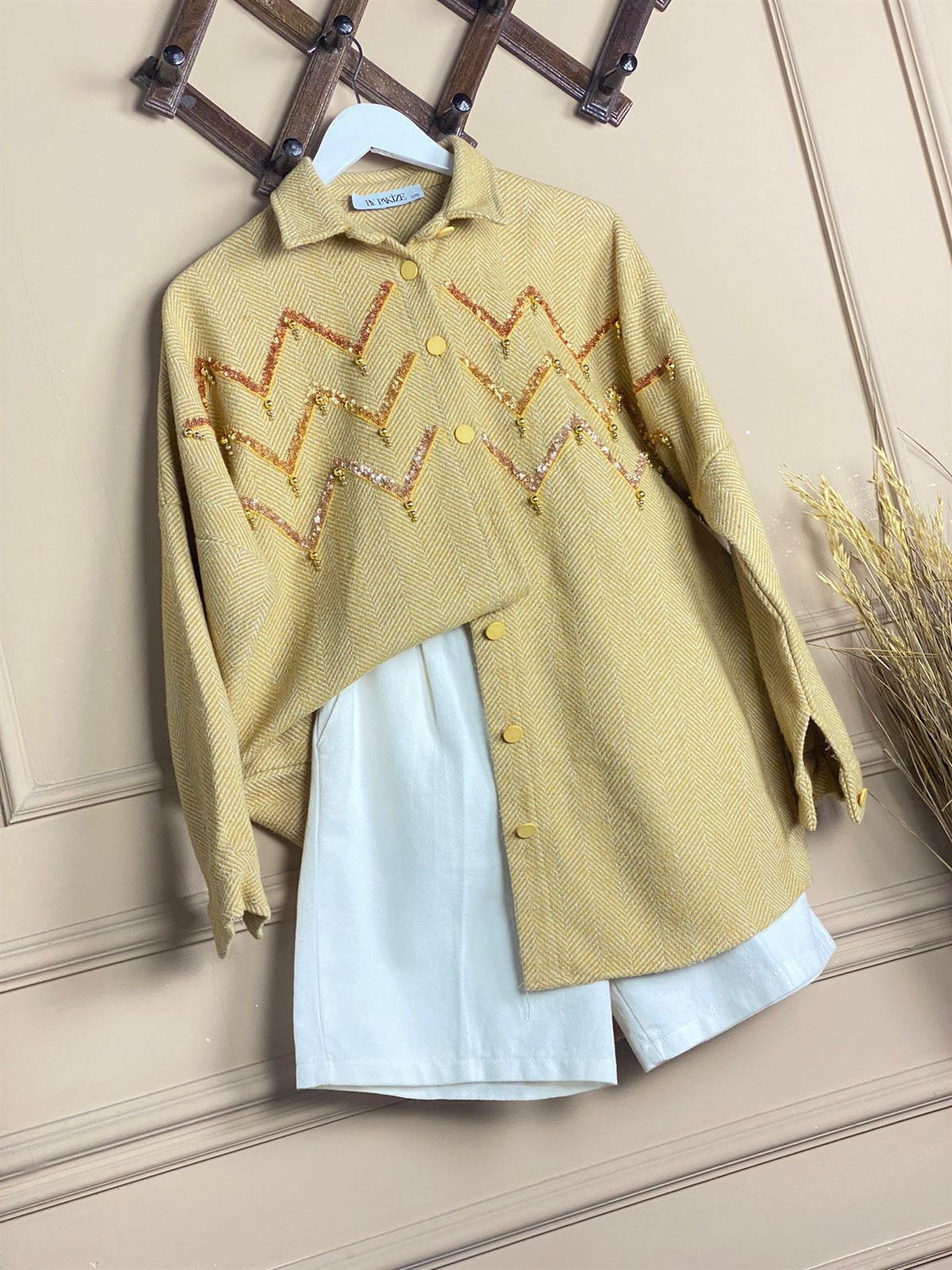 Pul Payet İşlemeli Oversize Kaşe Gömlek (Hardal)