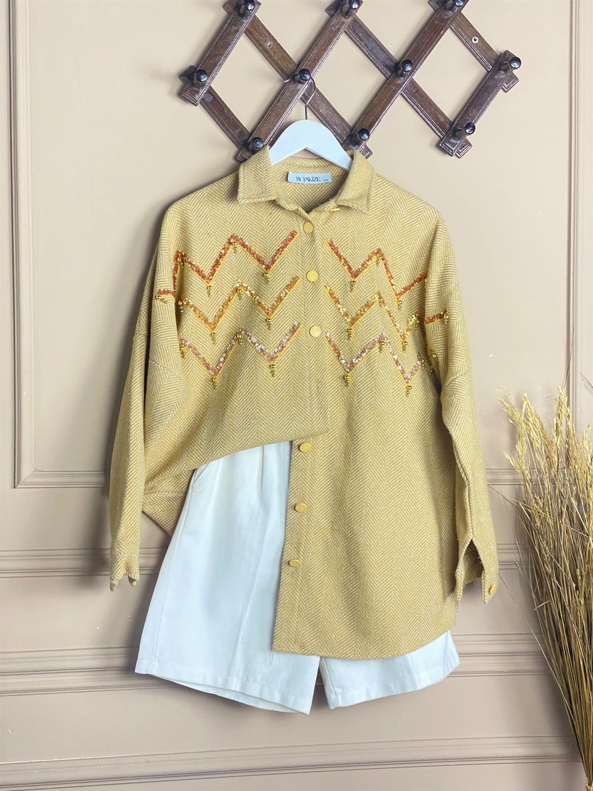 Pul Payet İşlemeli Oversize Kaşe Gömlek (Hardal)