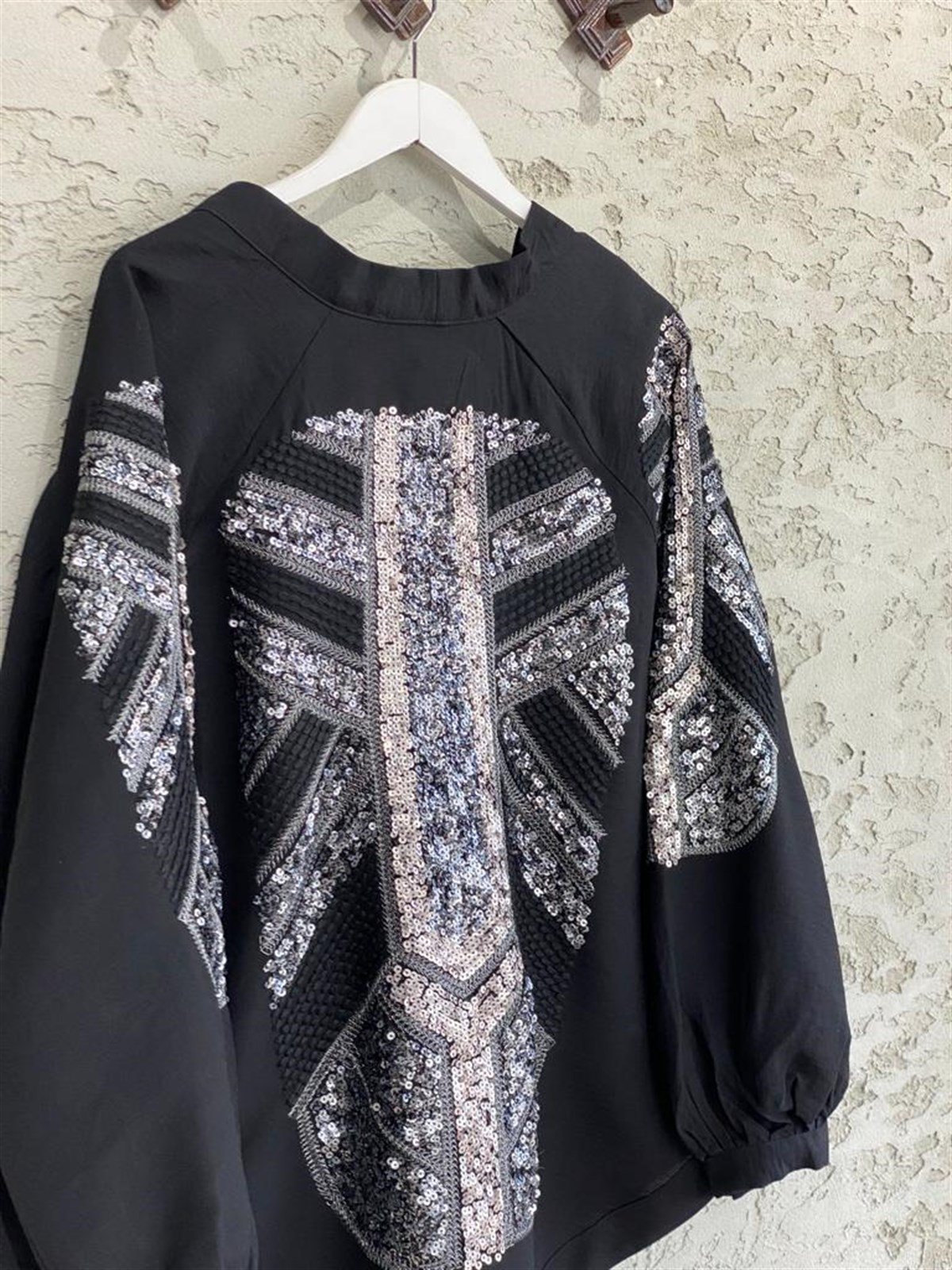 Pul Payet İşlemeli Siyah Keten Kimono