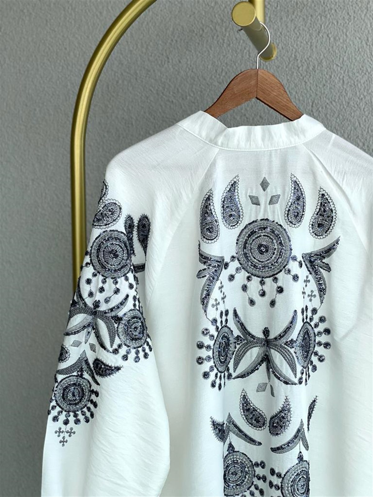Pul Payet İşlemeli Tasarım Model Kimono (Beyaz)