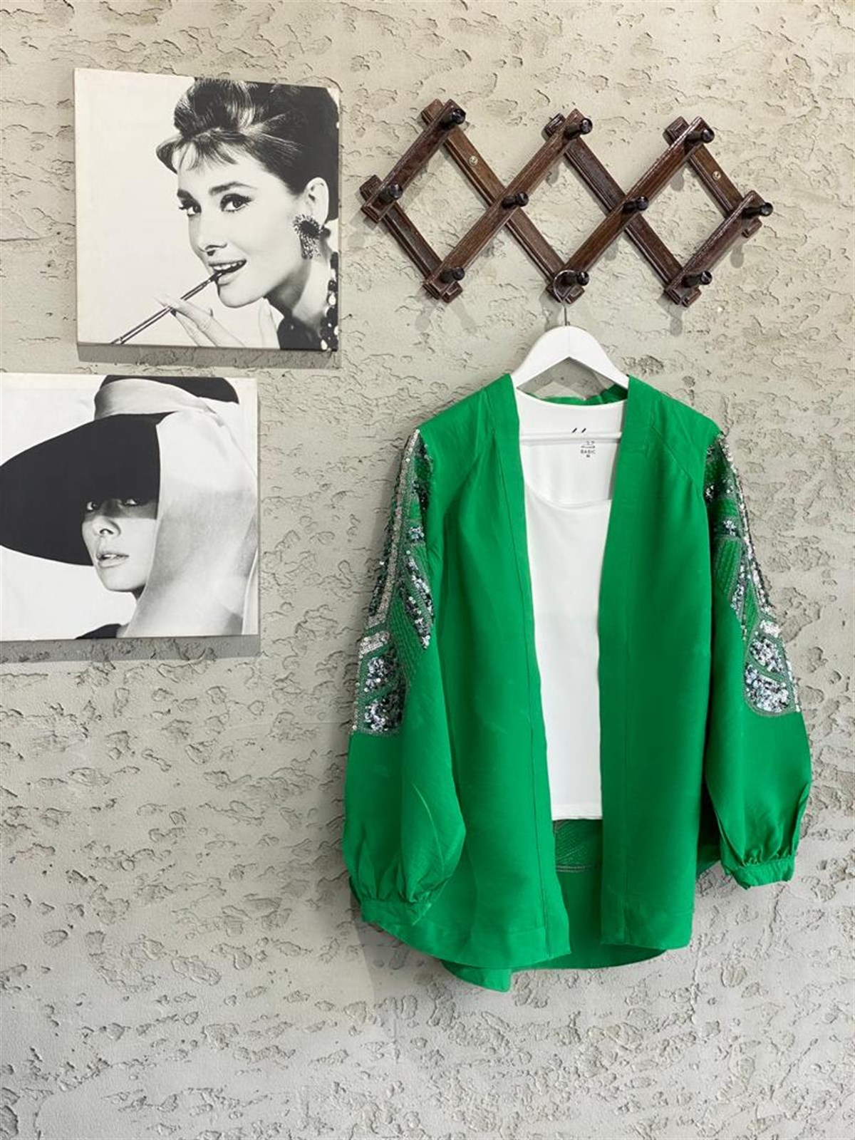 Pul Payet İşlemeli Yeşil Keten Kimono
