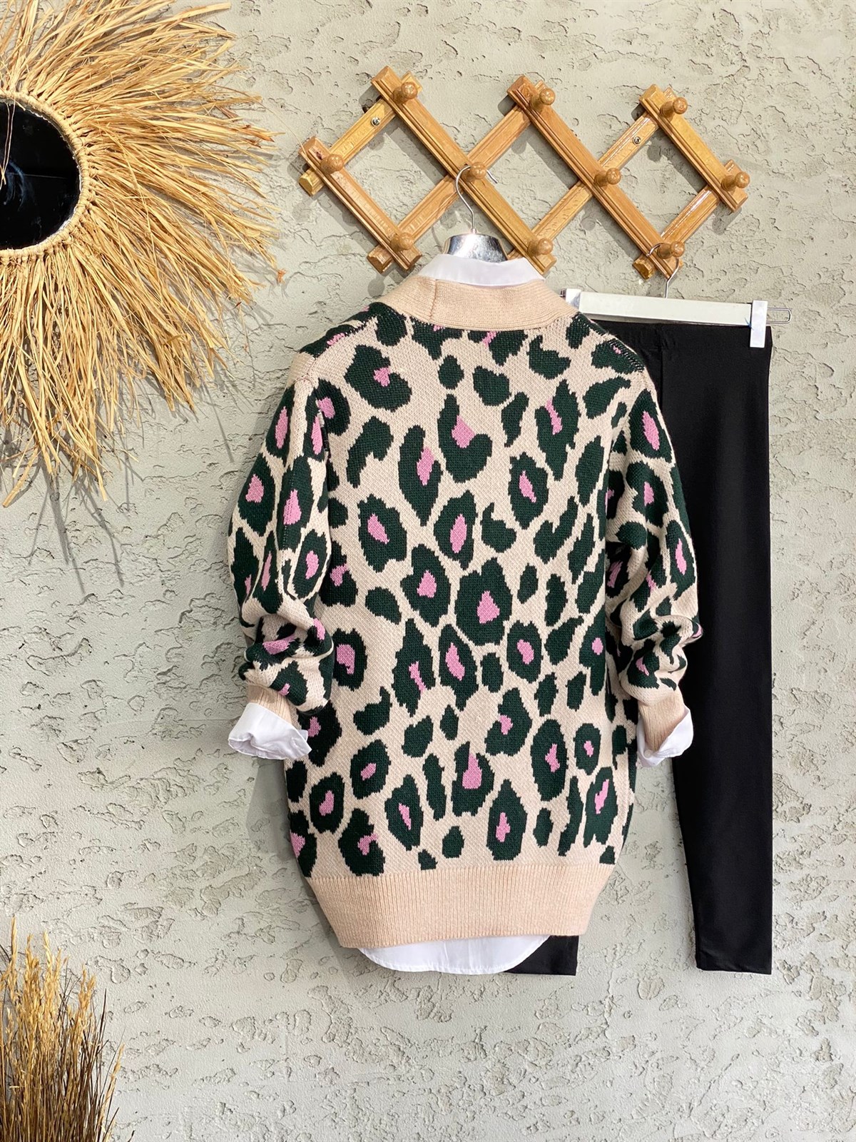 Renkli Leopar Desen Hırka (Pudra)