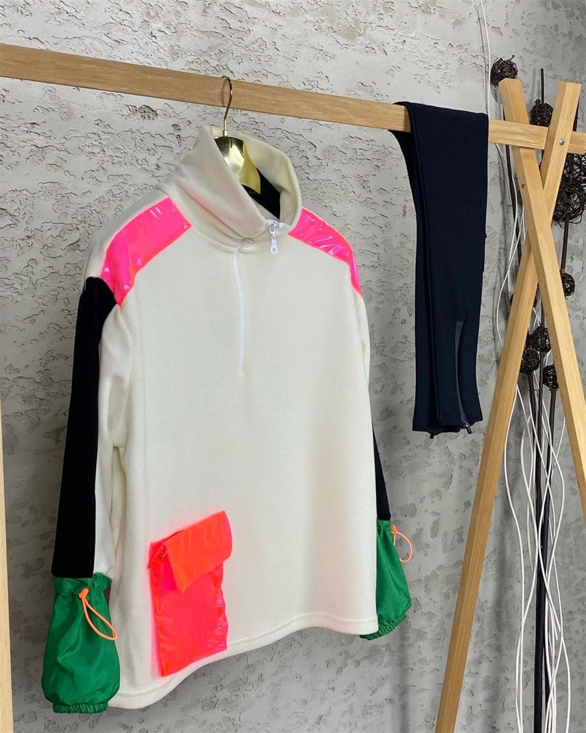 Şeffaf Cepli Tasarım Polar Sweat