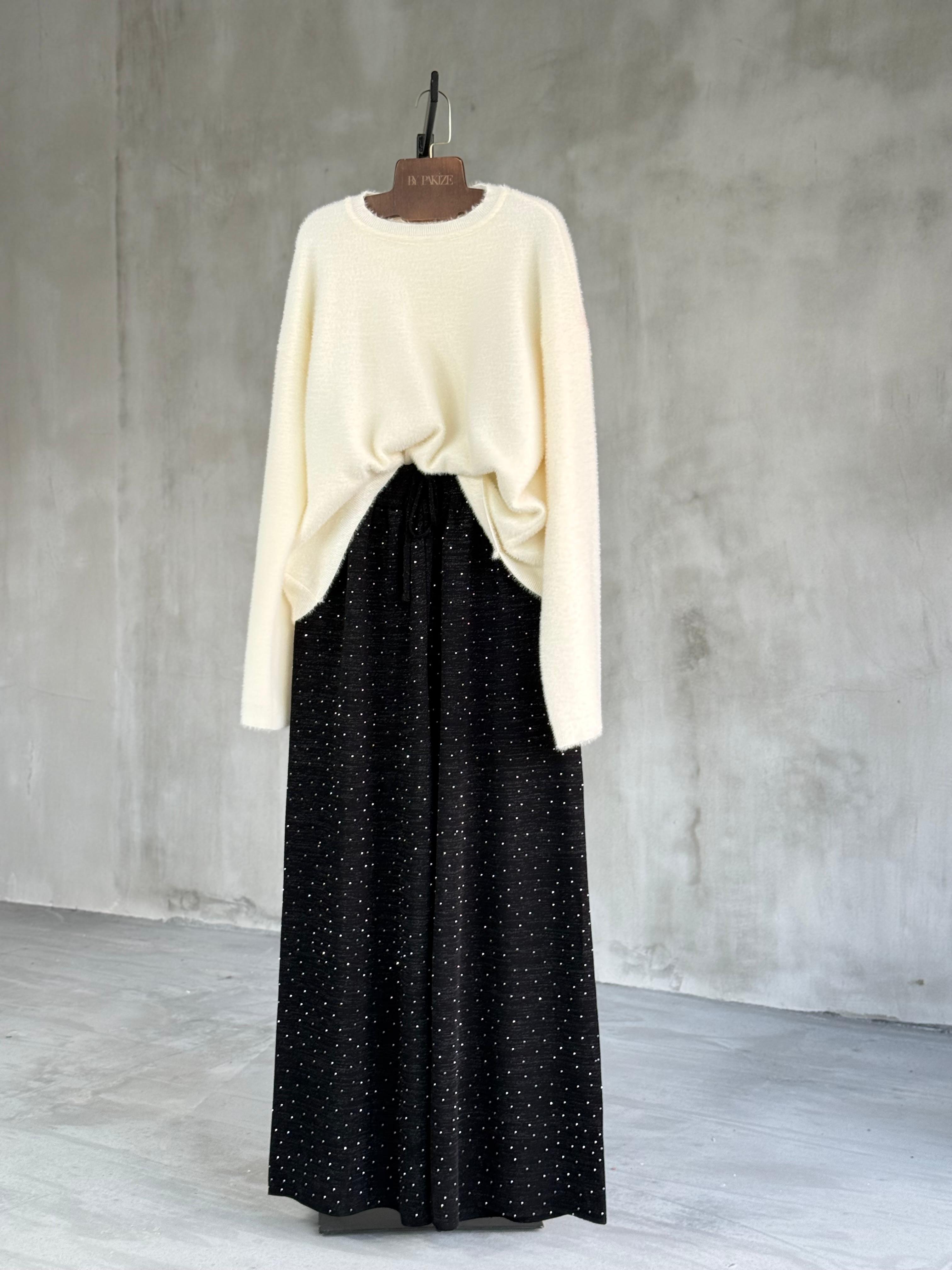 Sim Detaylı Taşlı Çelik Örgü Pantolon (Siyah)