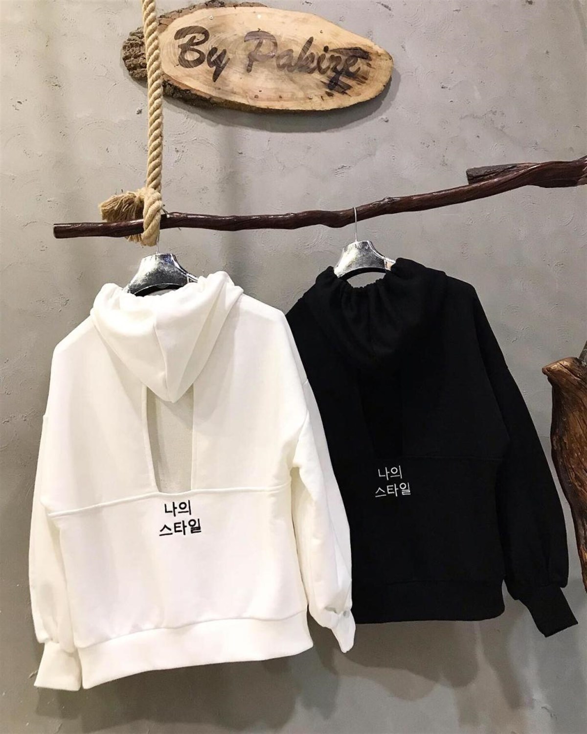 Sırt Detaylı Kapşonlu Sweatshirt (SİYAH)