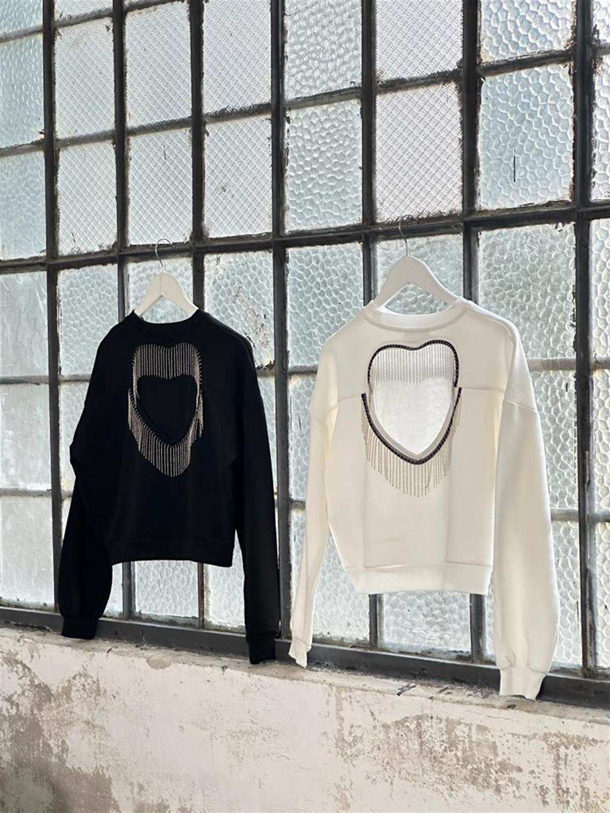 Sırt Salkım Zincir Ve Kalp Detaylı Sweat (Siyah) 