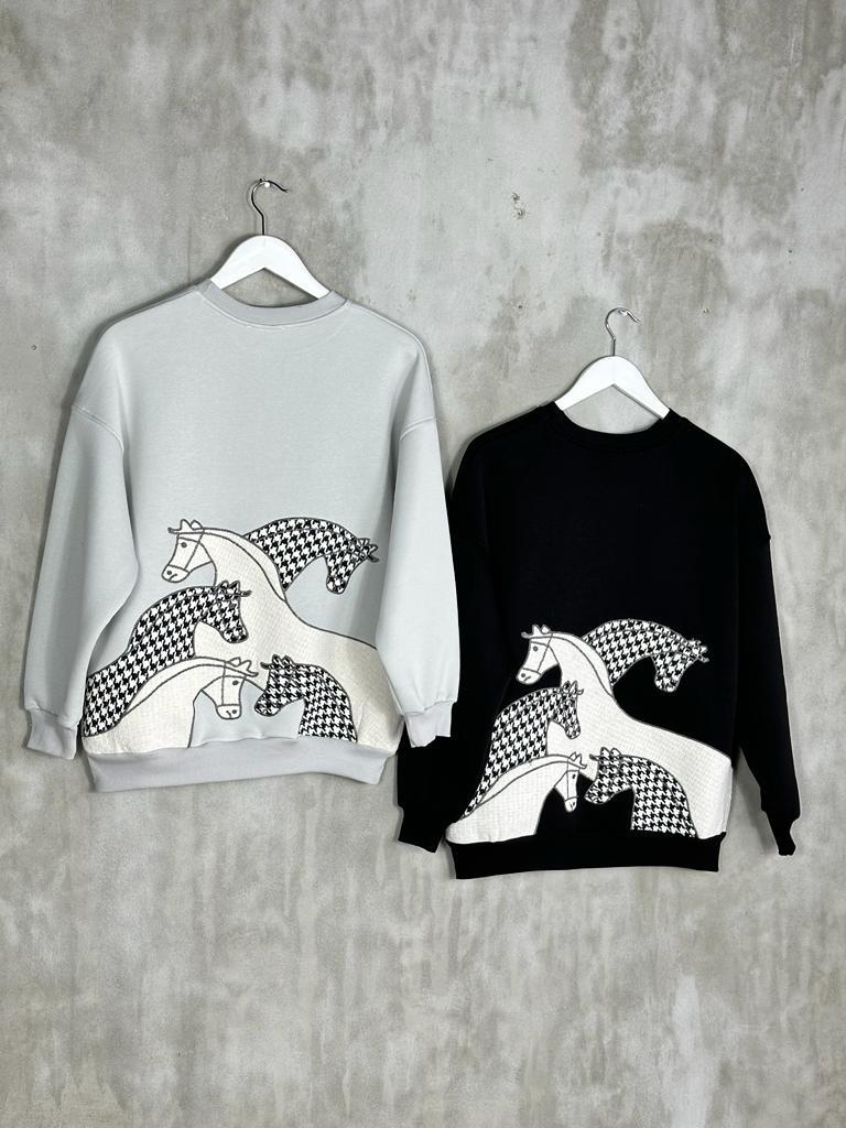 Sırtı Zebra Nakışlı Kadın Sweat (Gri)