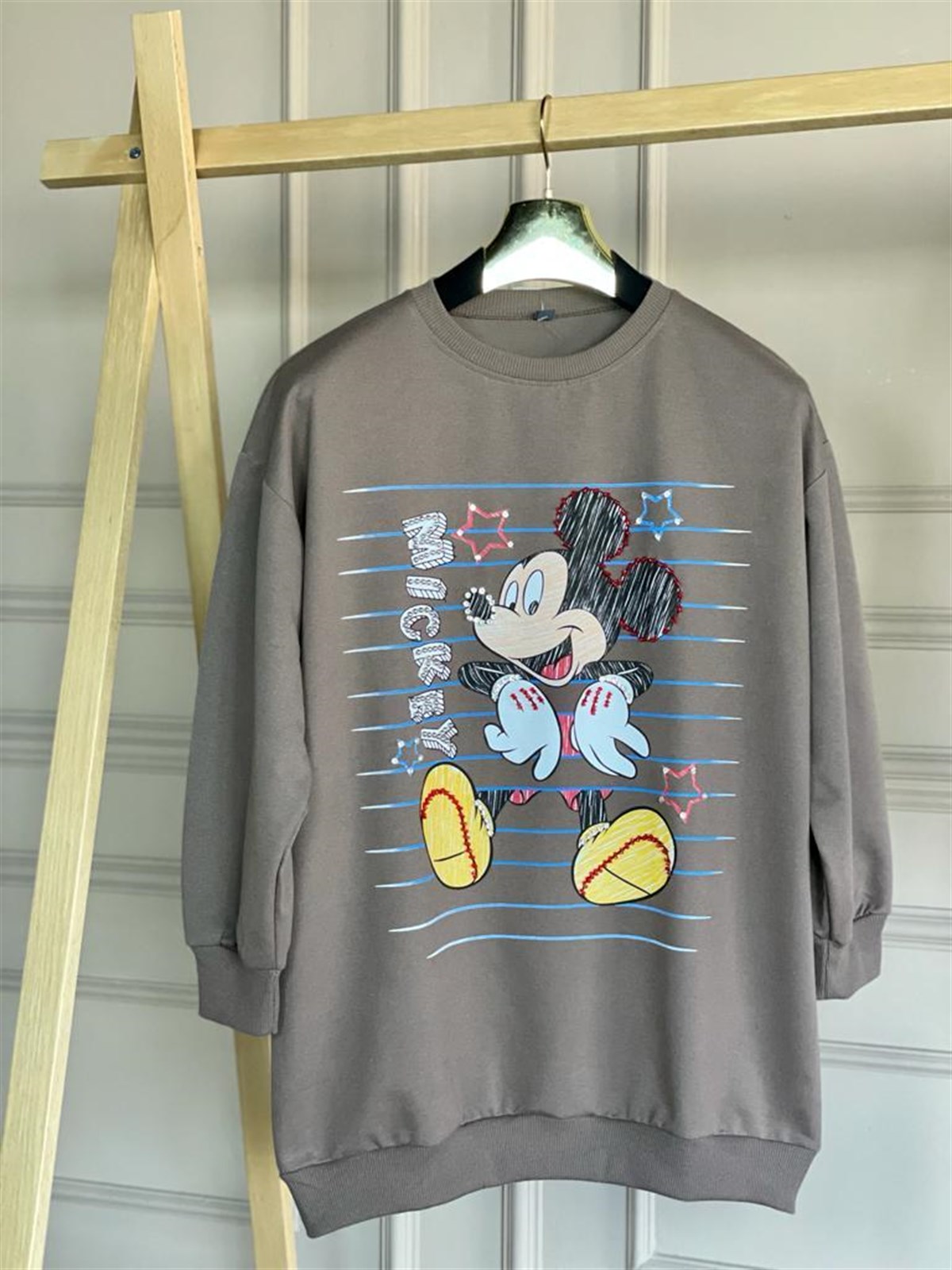 Taş İşlemeli Mickey Baskılı Tunik Sweat (Kahve)