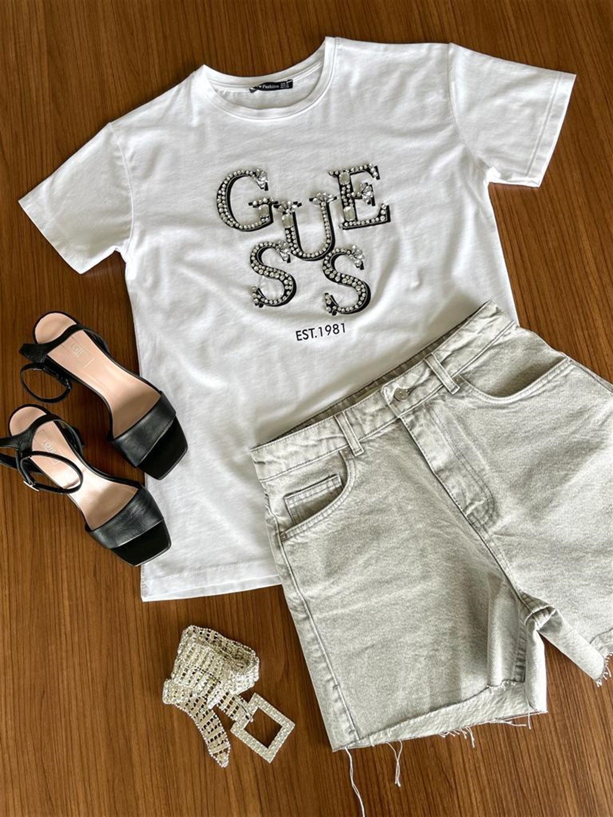 Taş İşlemeli Yazı Detaylı Tshirt (Beyaz)