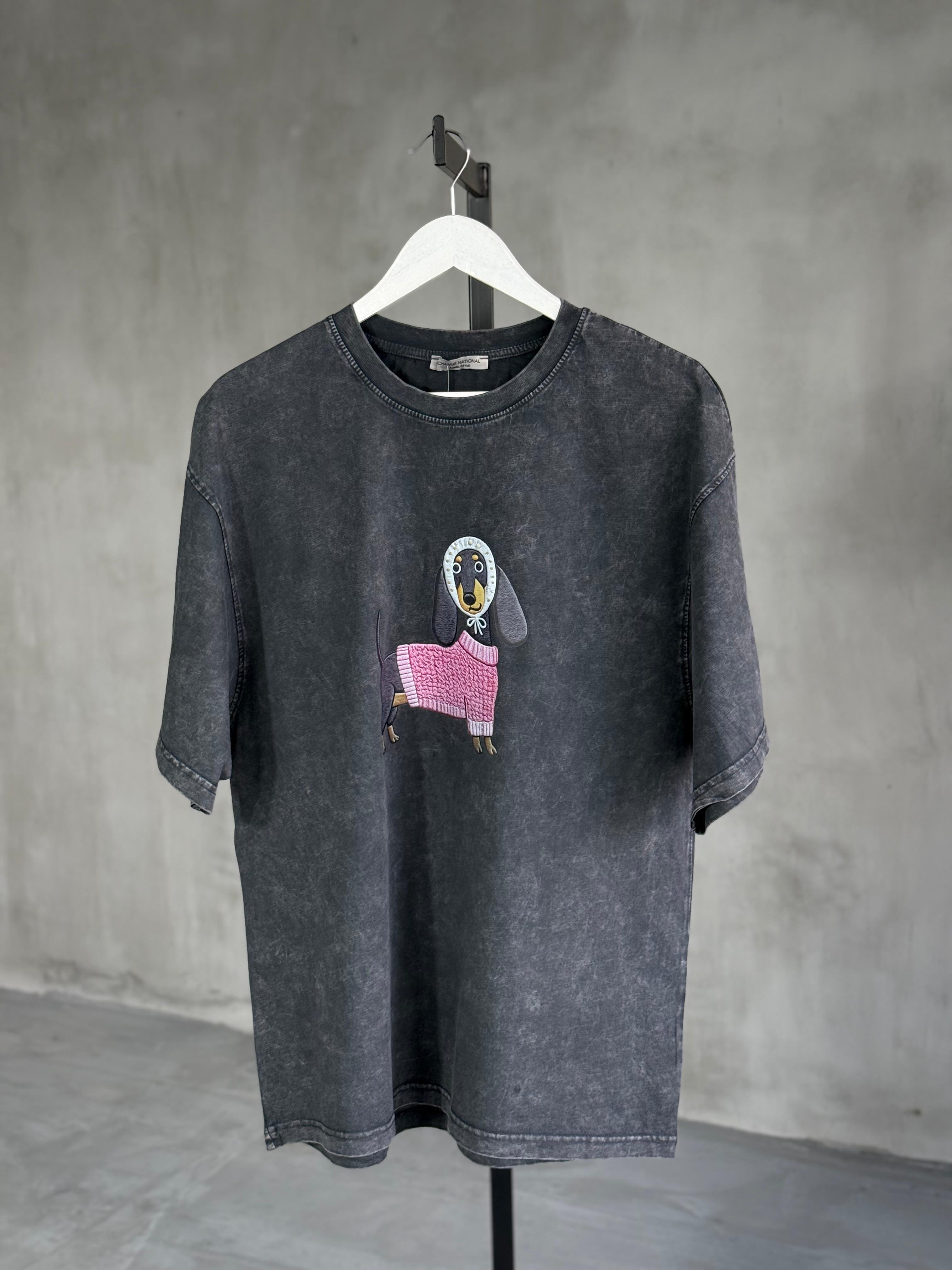 Taş Yıkamalı Oversize Köpek Baskılı Dokuma Tişört  (Antrasit)