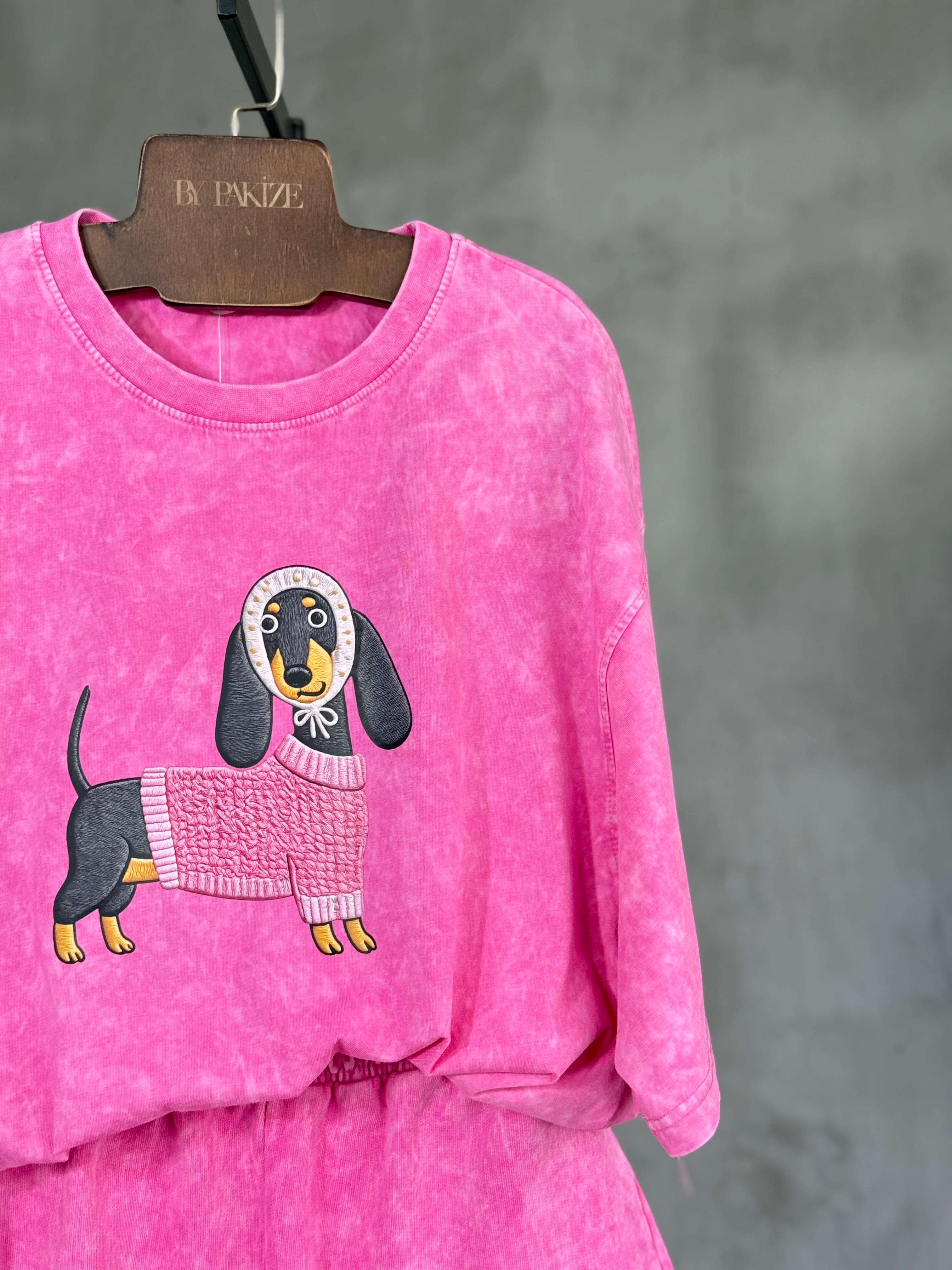 Taş Yıkamalı Oversize Köpek Baskılı Dokuma Tişört  (Pembe)