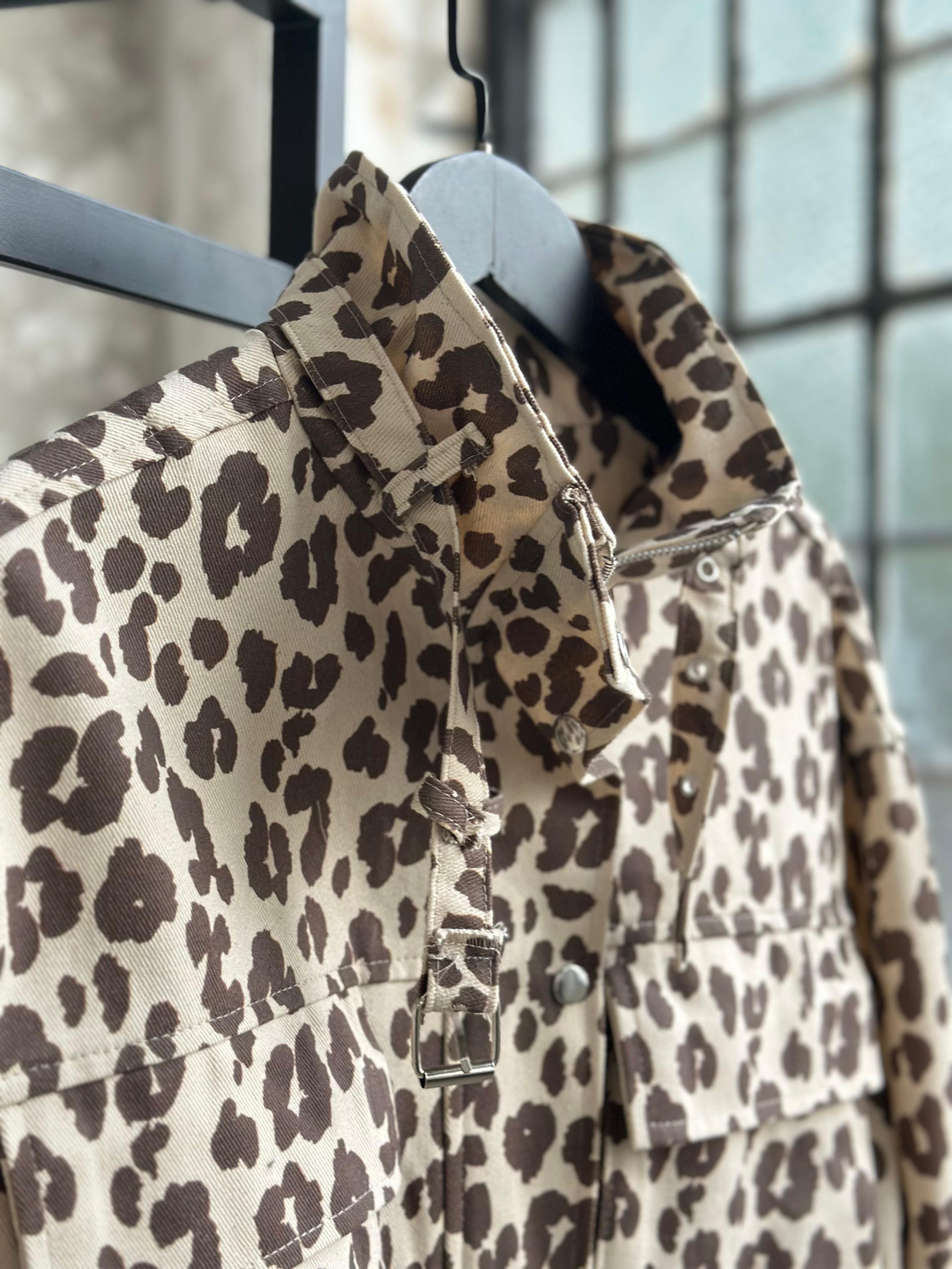 Tasarım Belden Büzgü Detaylı Leopar Desen Kot Ceket 