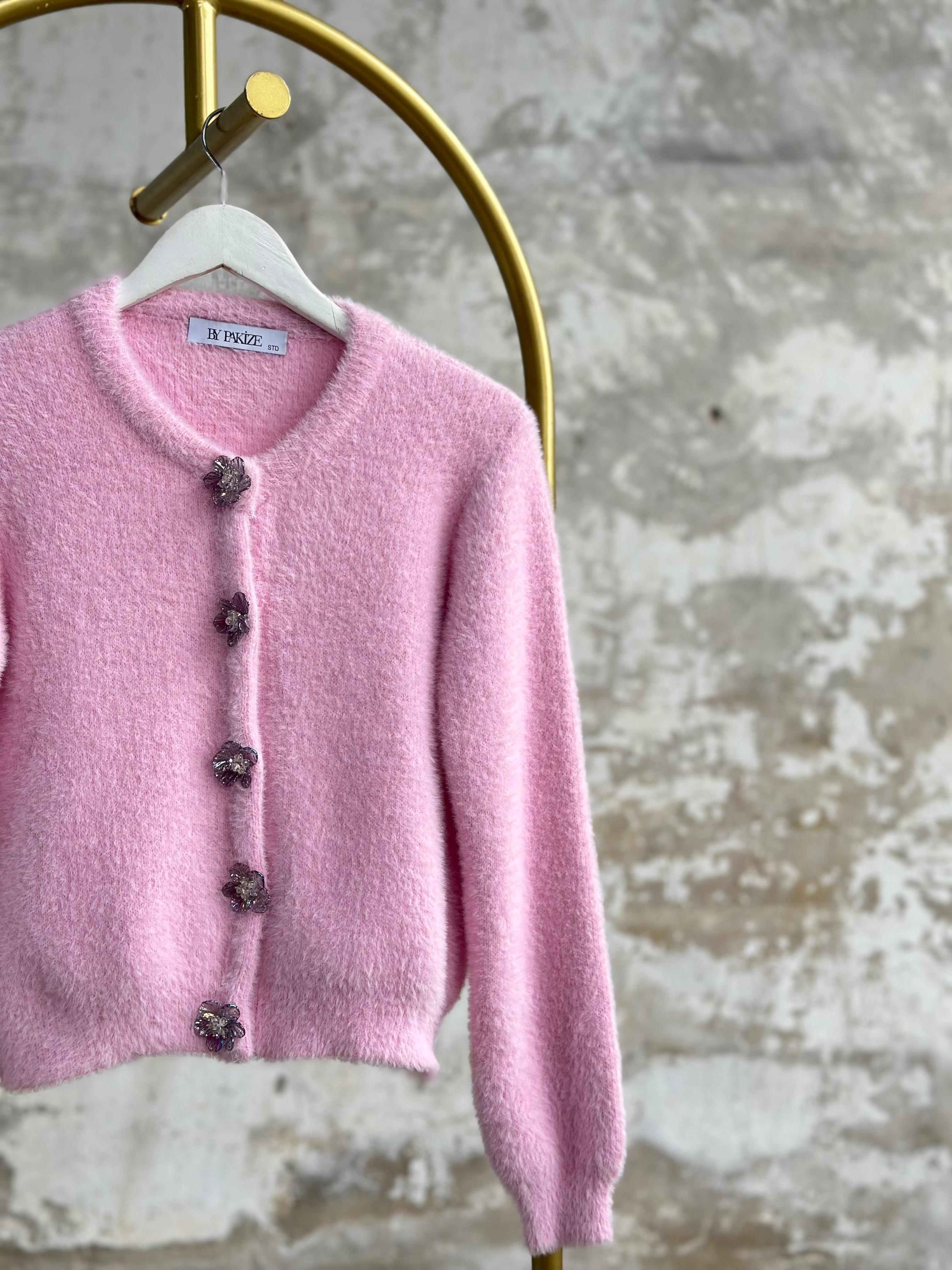 Tasarım Çiçek Düğmeli Angora Hırka (Şeker Pembesi)