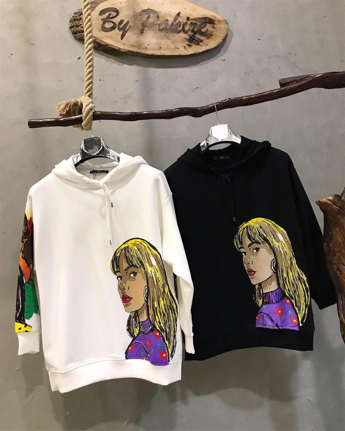 Tasarım Desen Kapşonlu Yanları Yırtmaçlı Sweatshirt (SİYAH)