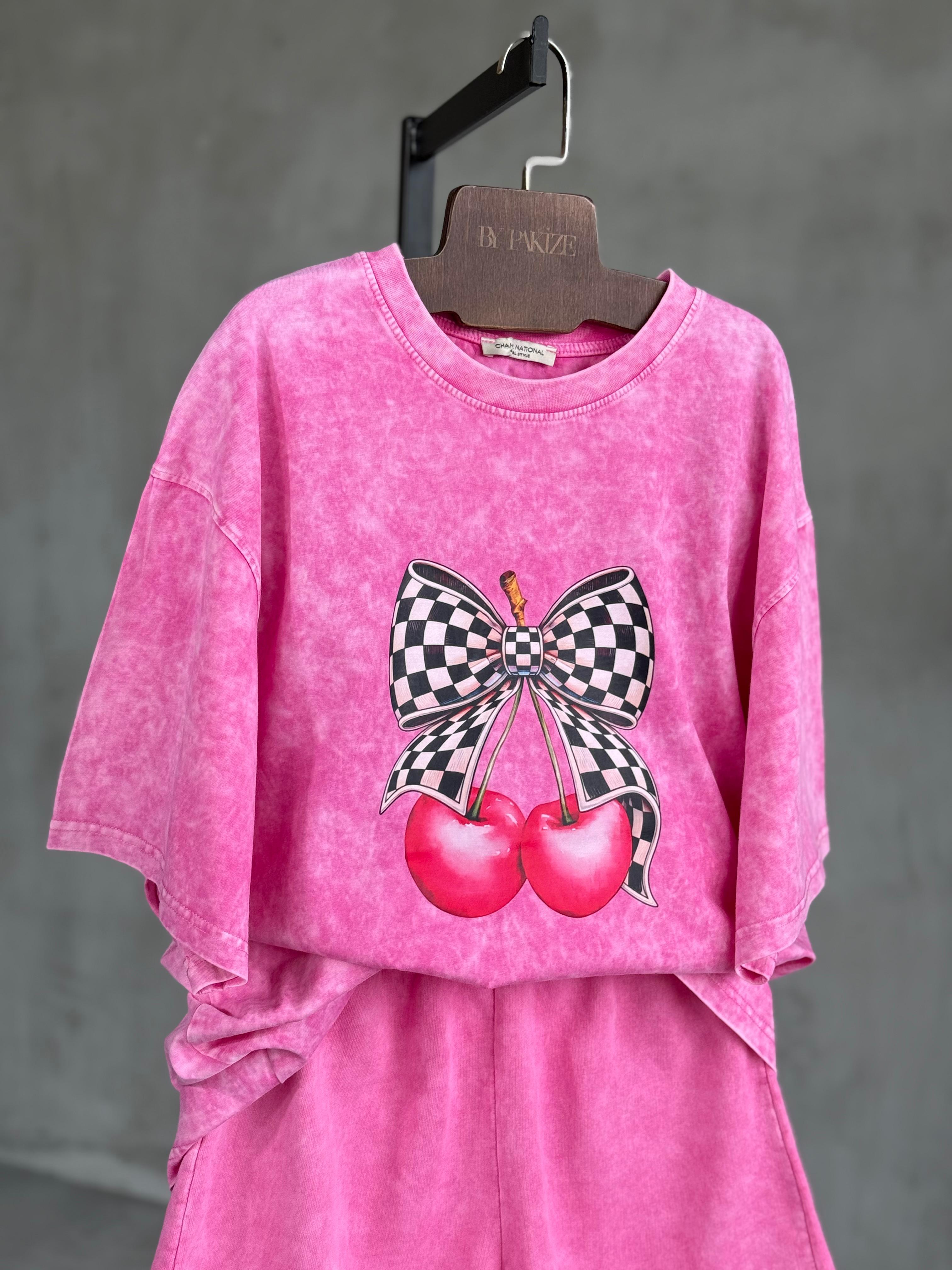 Tasarım Kiraz Baskılı Taş Yıkama Oversize Dokuma Tişört (Pembe)  