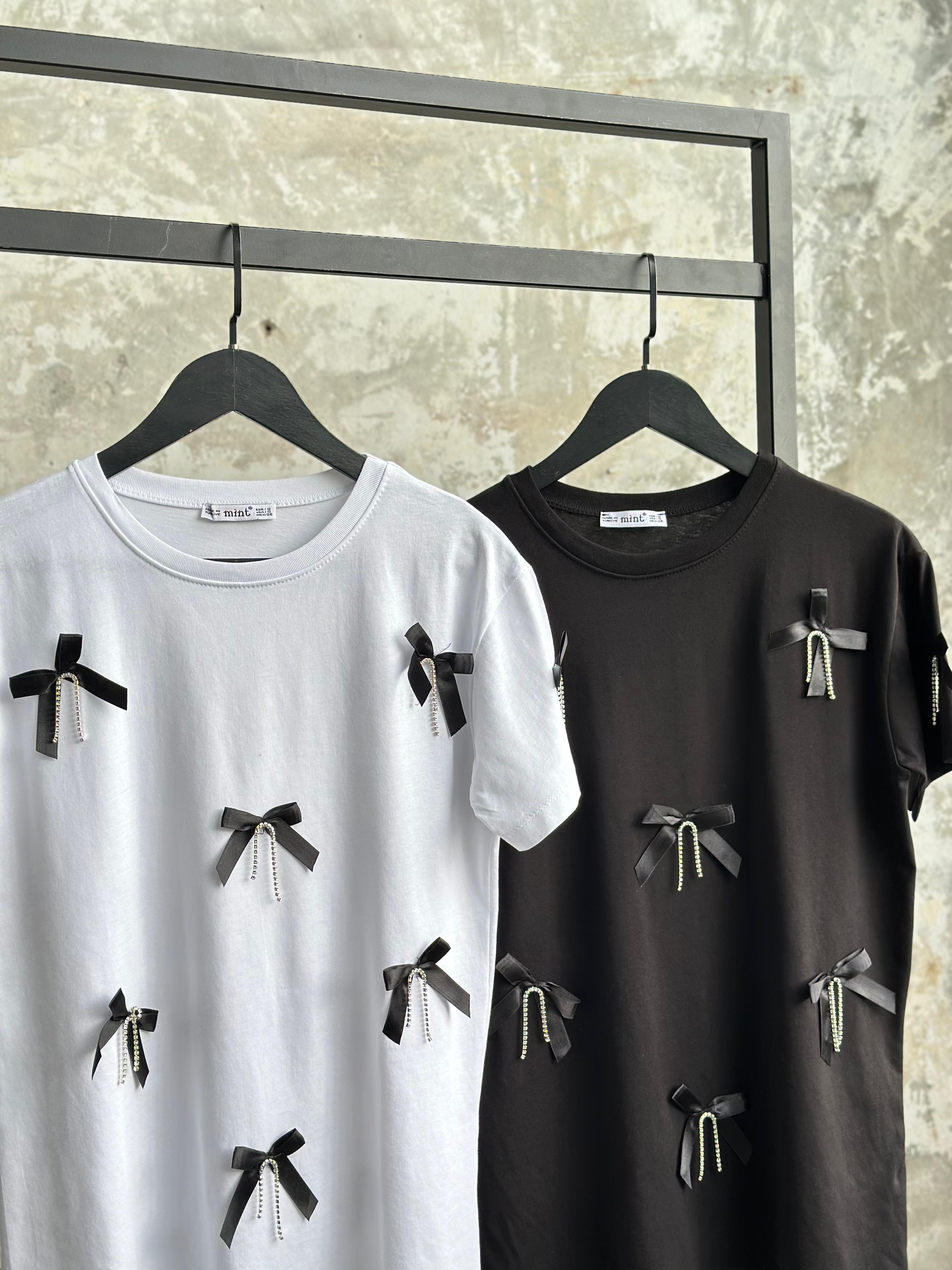 Tasarım Kristal Taş İşçilikli Fiyonk Detaylı Tişört (Siyah/Beyaz)