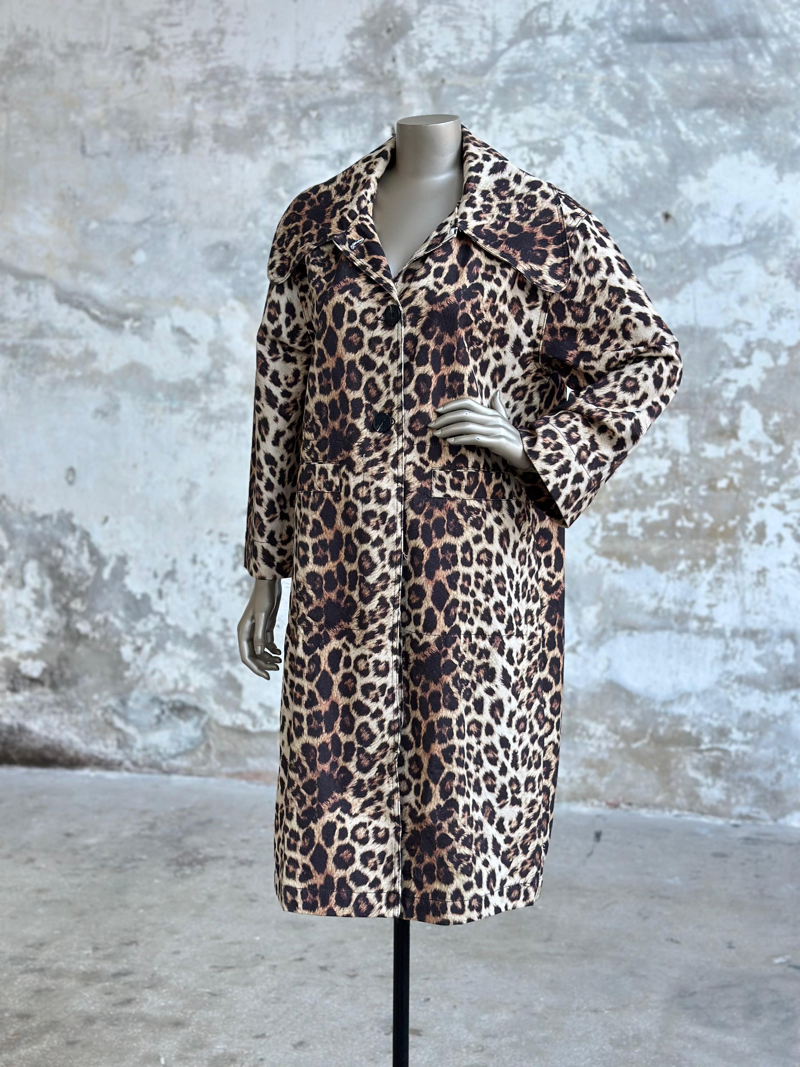 Tasarım Model Leopar Desenli Treçkot (Kahve)