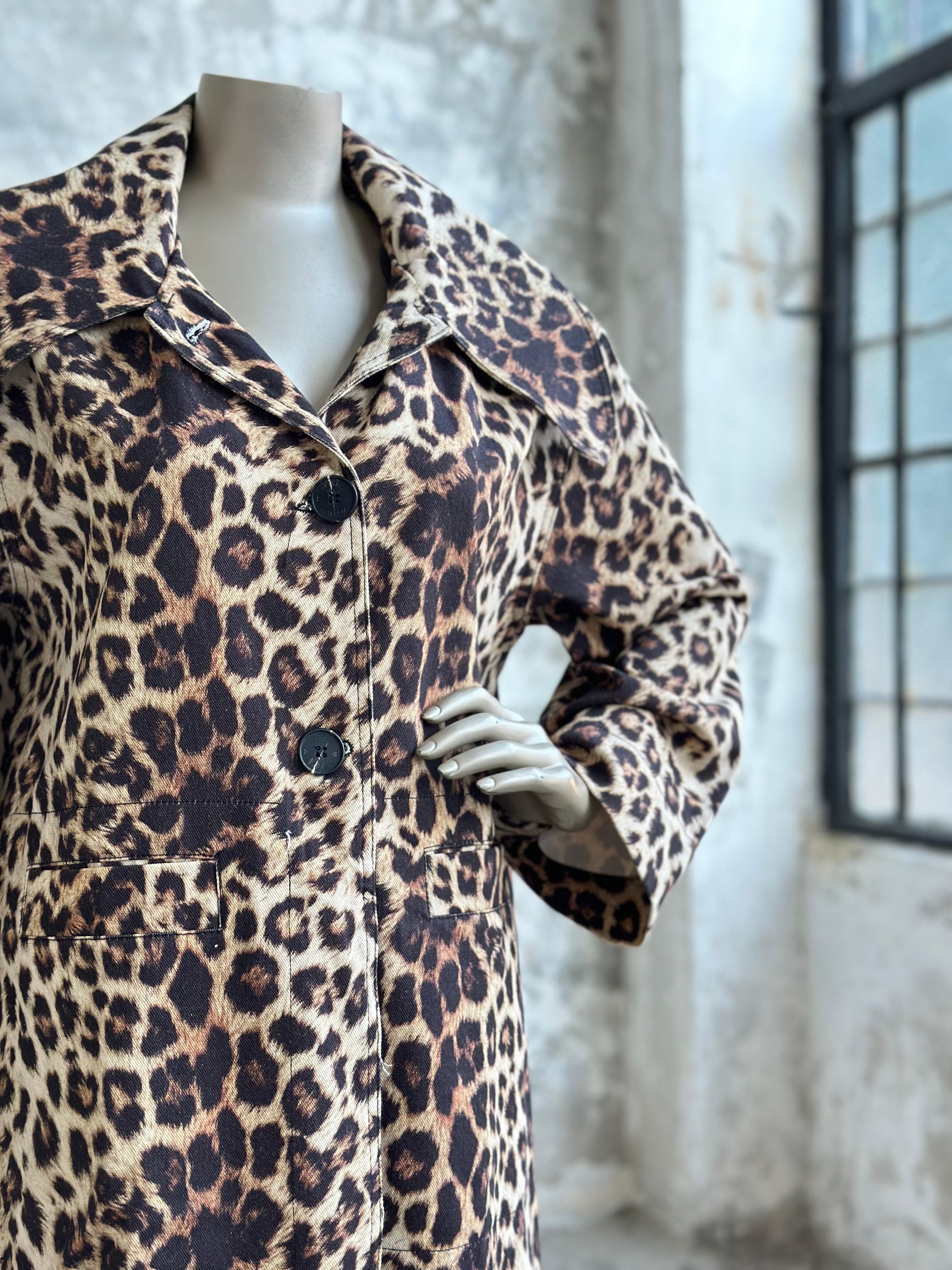 Tasarım Model Leopar Desenli Treçkot (Kahve)