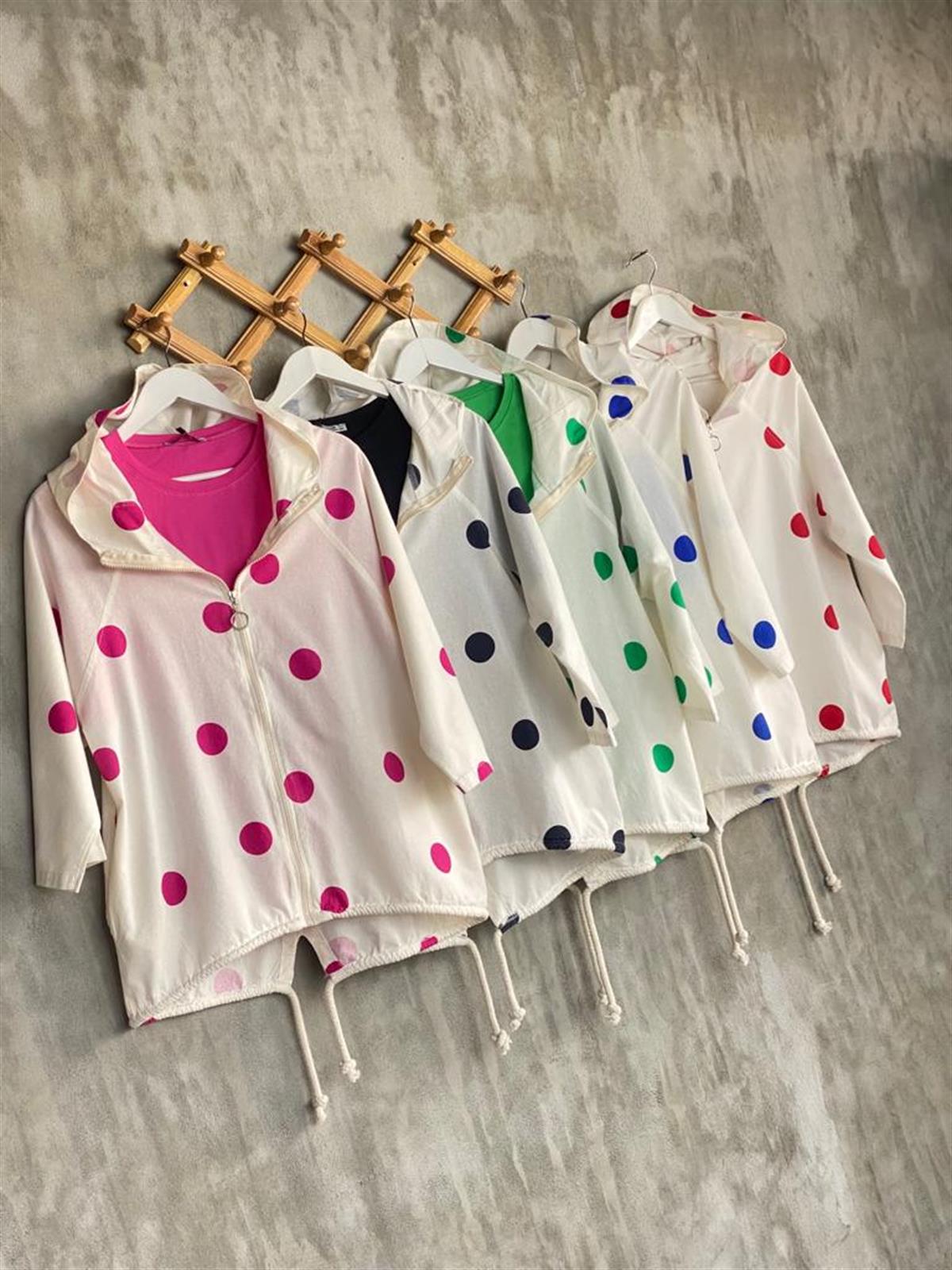 Tasarım Model Puantiyeli Ceket (Kırmızı)