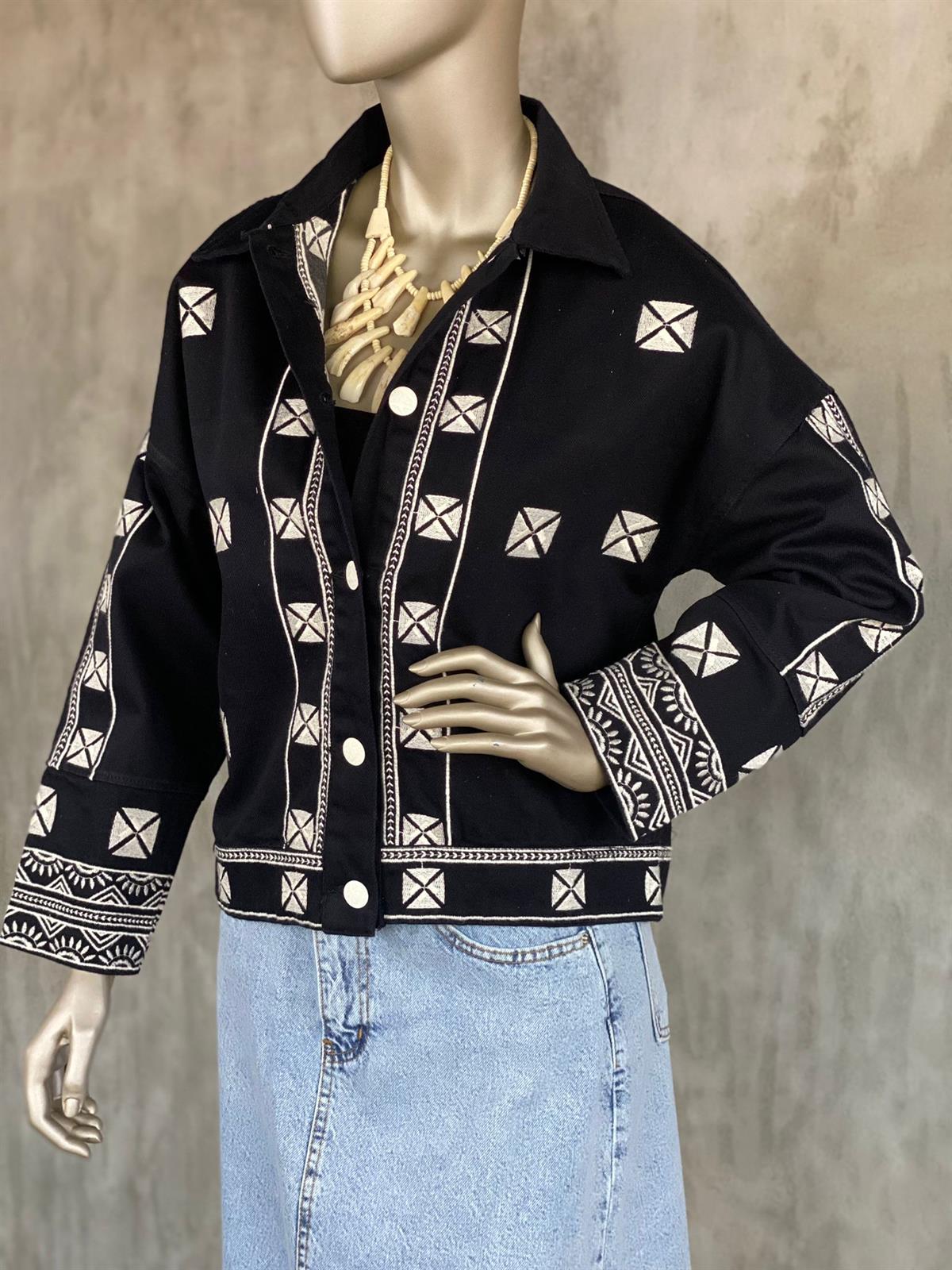 Tasarım Nakışlı Denim Ceket (Siyah)