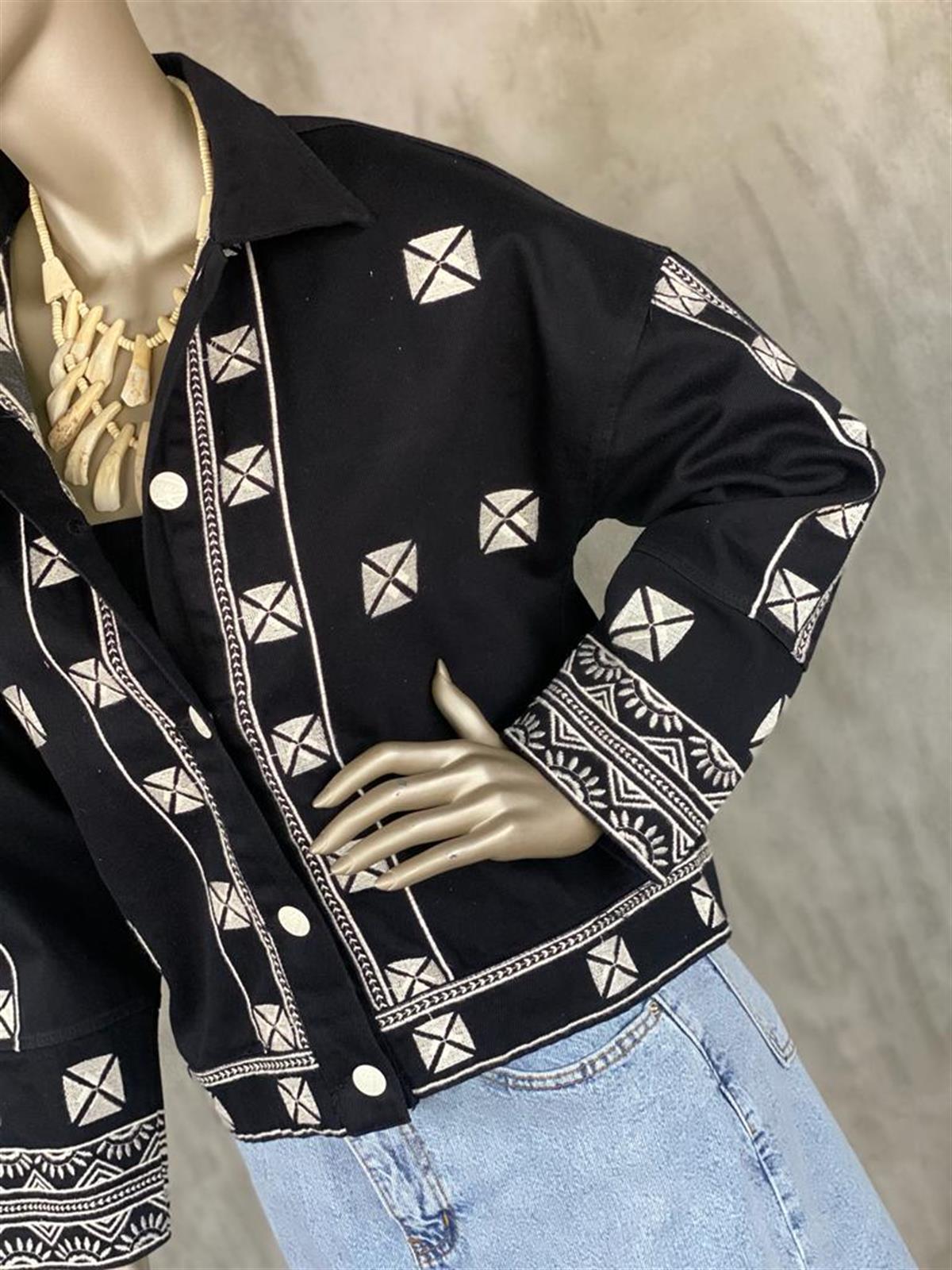 Tasarım Nakışlı Denim Ceket (Siyah)