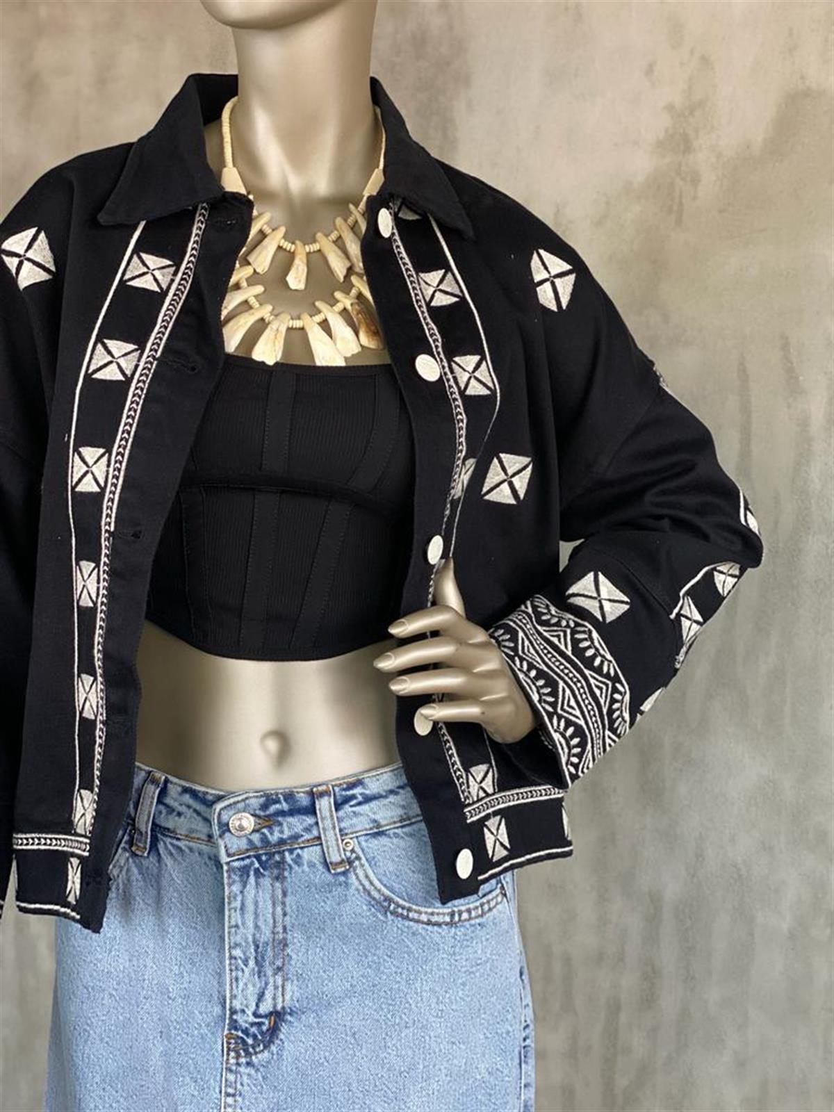 Tasarım Nakışlı Denim Ceket (Siyah)