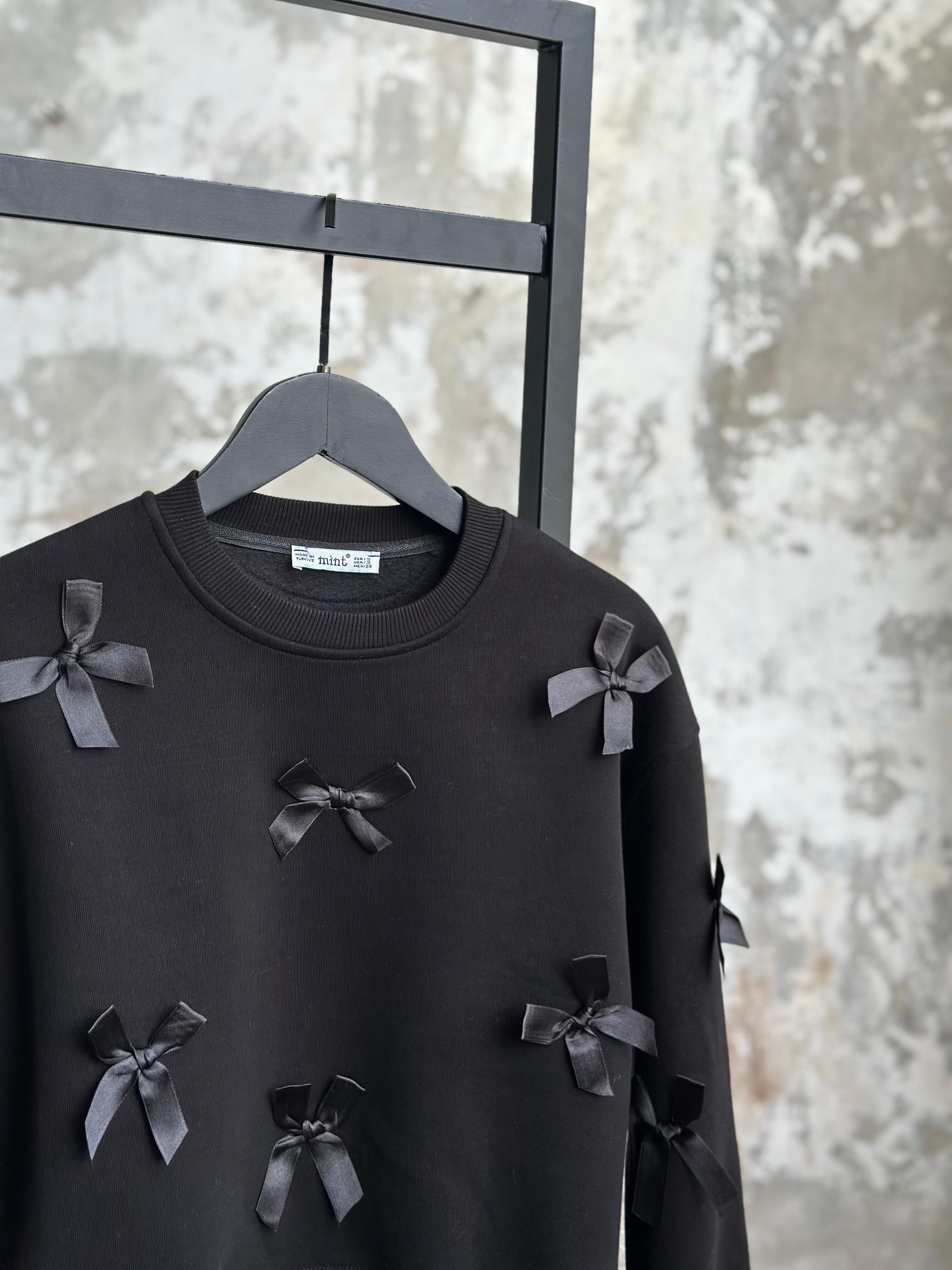 Tasarım Saten Fiyonk Detaylı Sweat (Siyah)