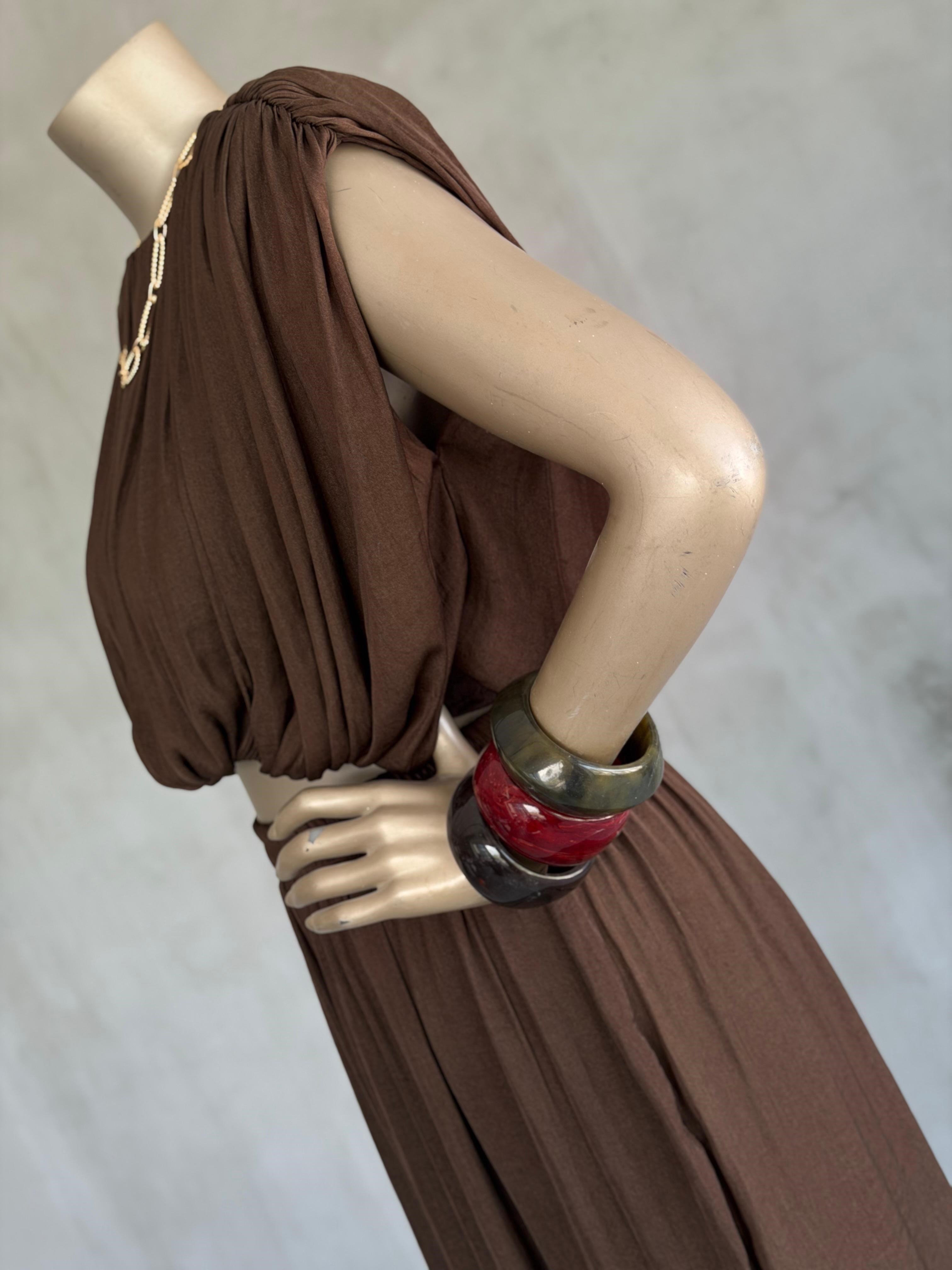Tasarım Vatkalı Drape Bluz Yırtmaçlı Etek Takım (Kahve)