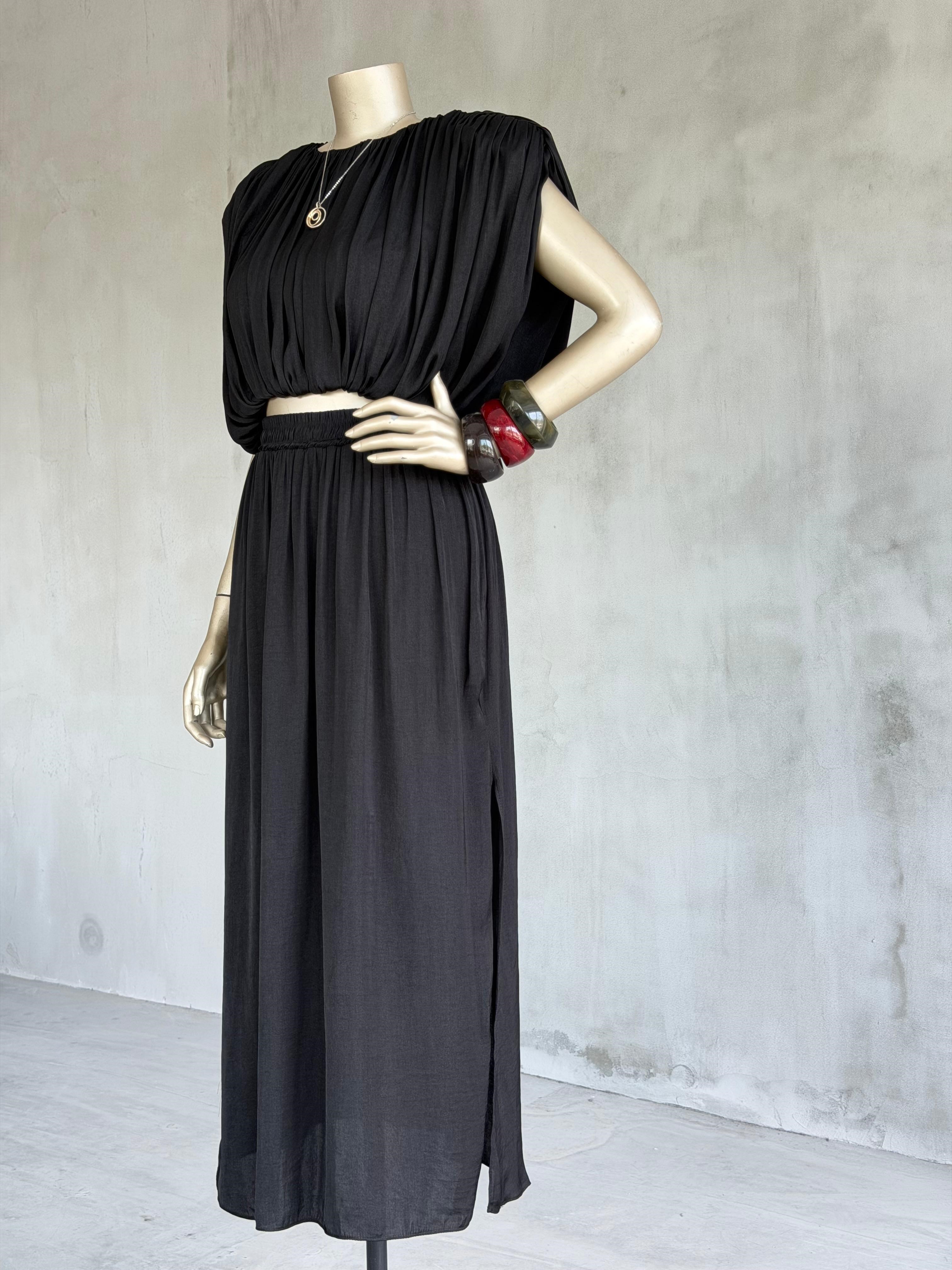 Tasarım Vatkalı Drape Bluz Yırtmaçlı Etek Takım (Siyah)