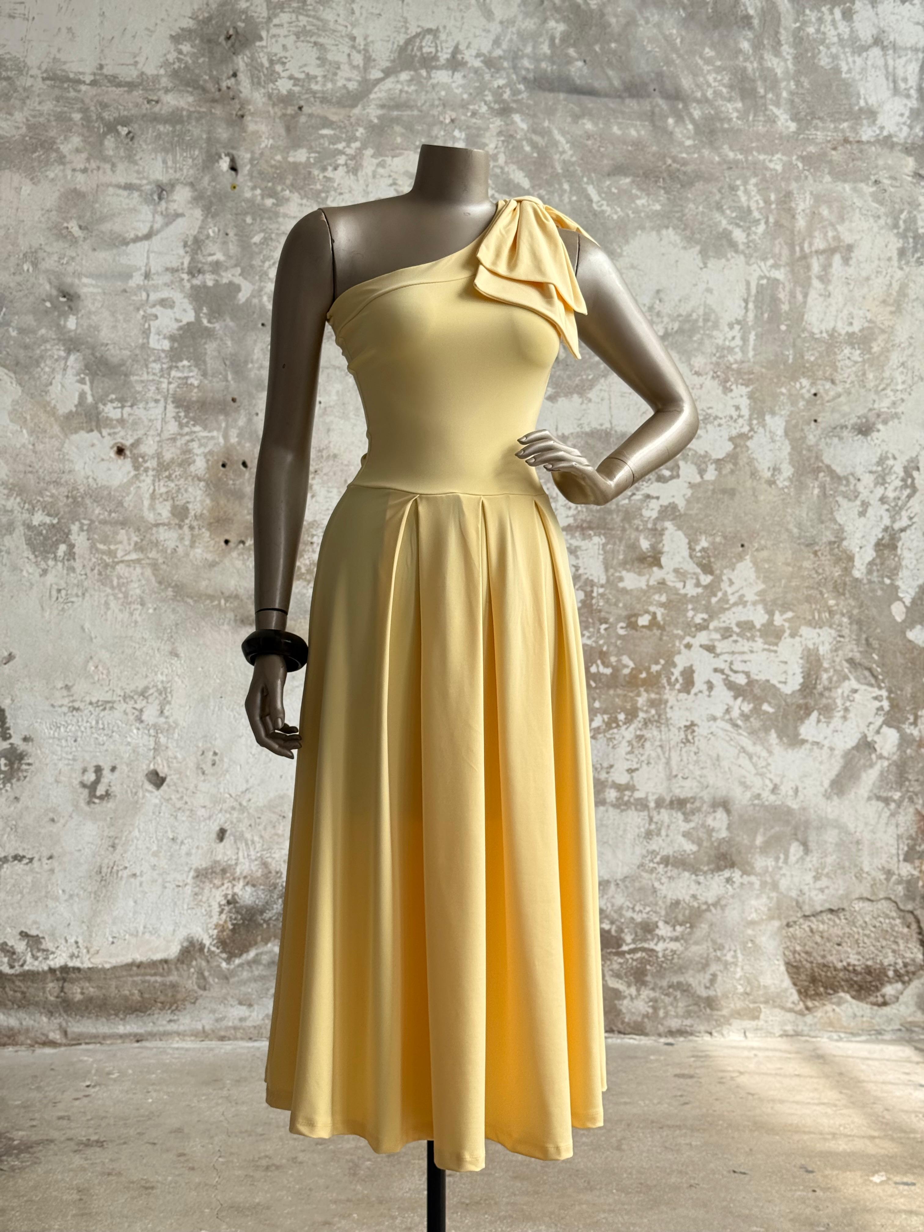 Tek Omuz Fiyonk Detaylı Elbise (Sarı)