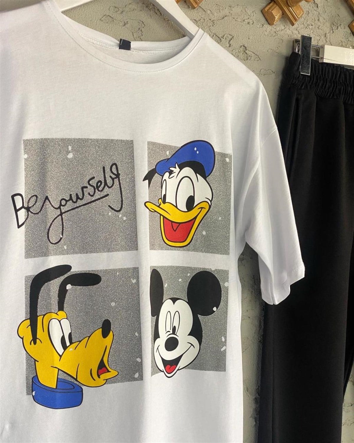 Üç Kafadar Simli Tshirt (Beyaz/Siyah)