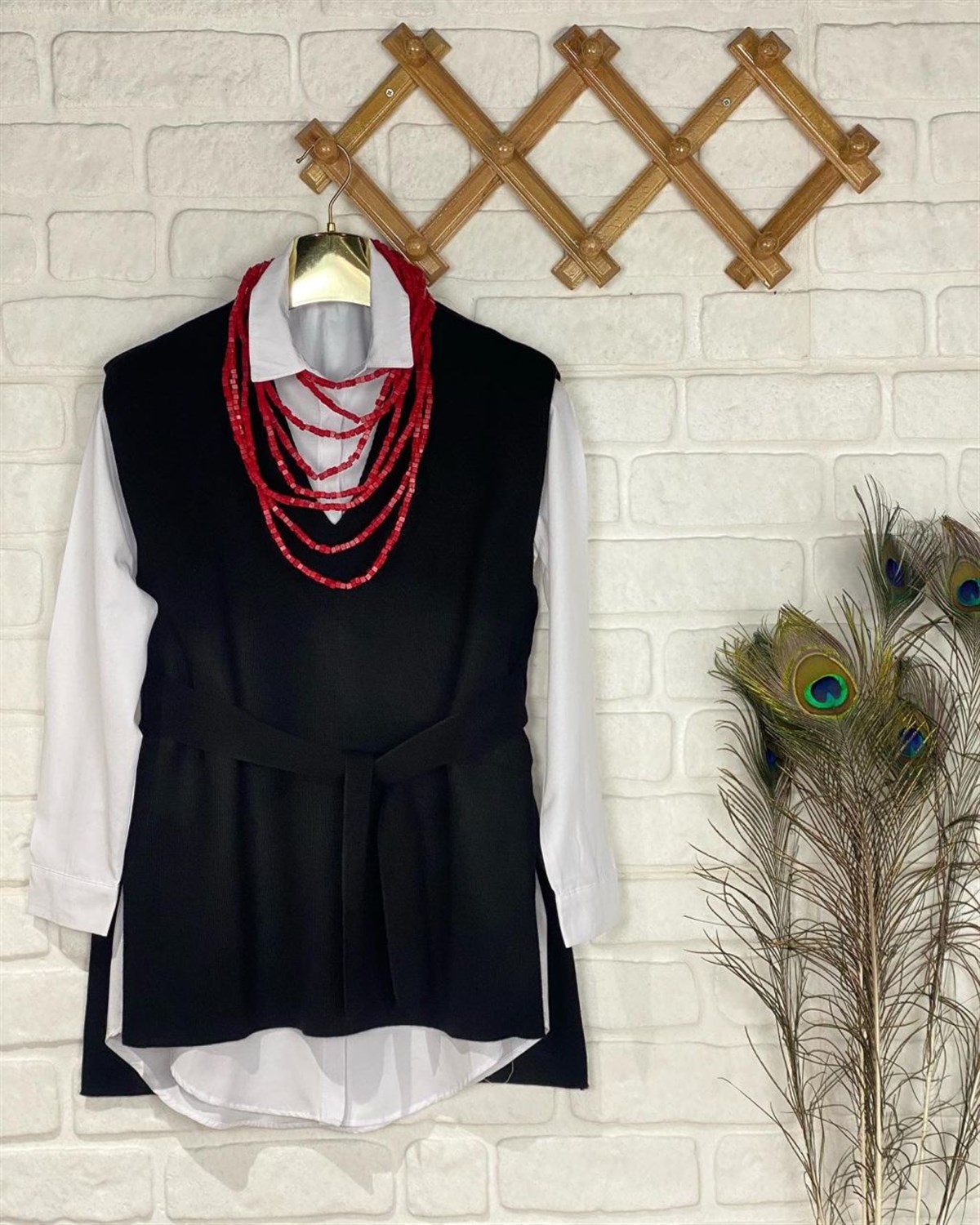 V Yaka Bağlama Detaylı Triko Süveter (Siyah)