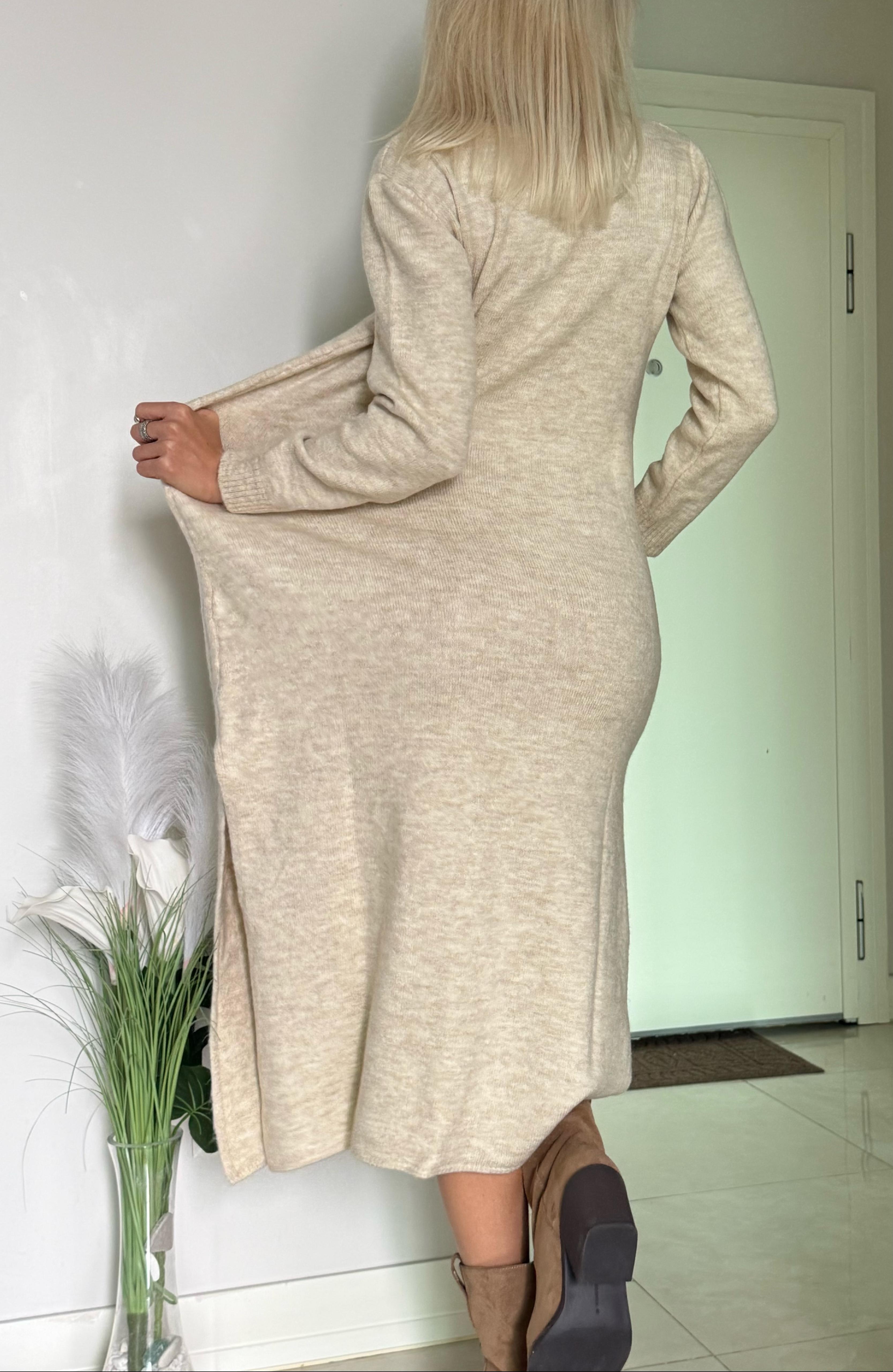 V Yaka Cep Detaylı Triko Kumaş Basic Elbise (Bej)