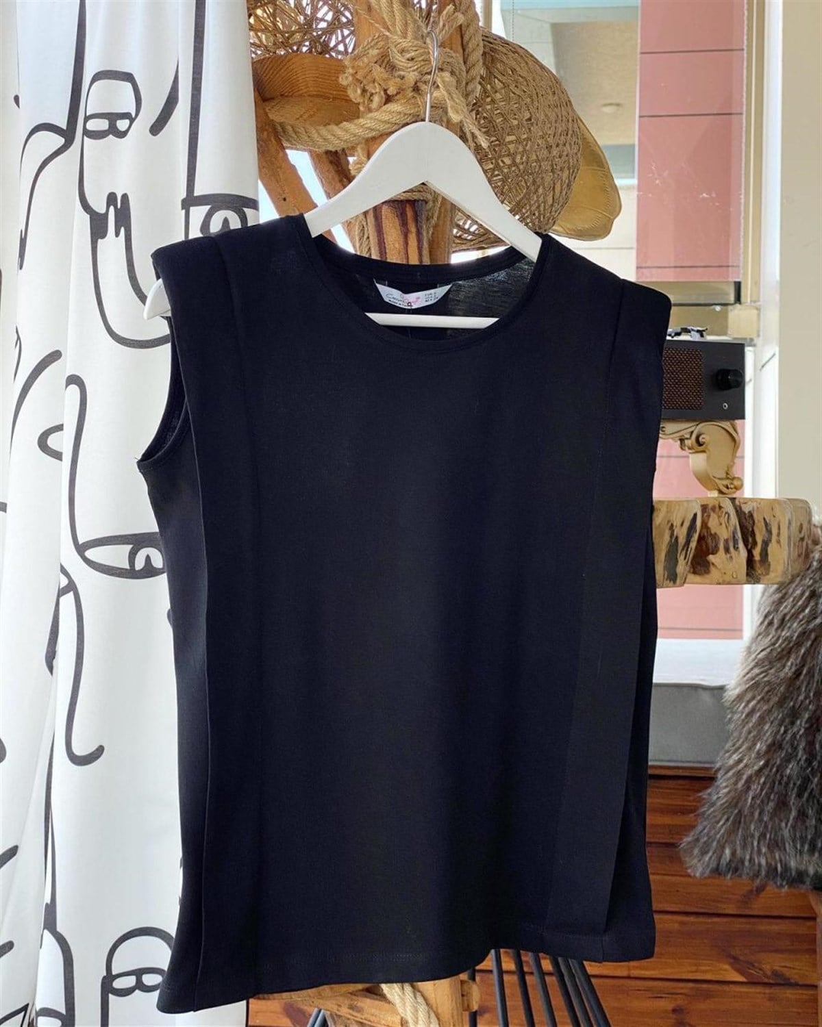 Vatkalı Tshirt (SİYAH)