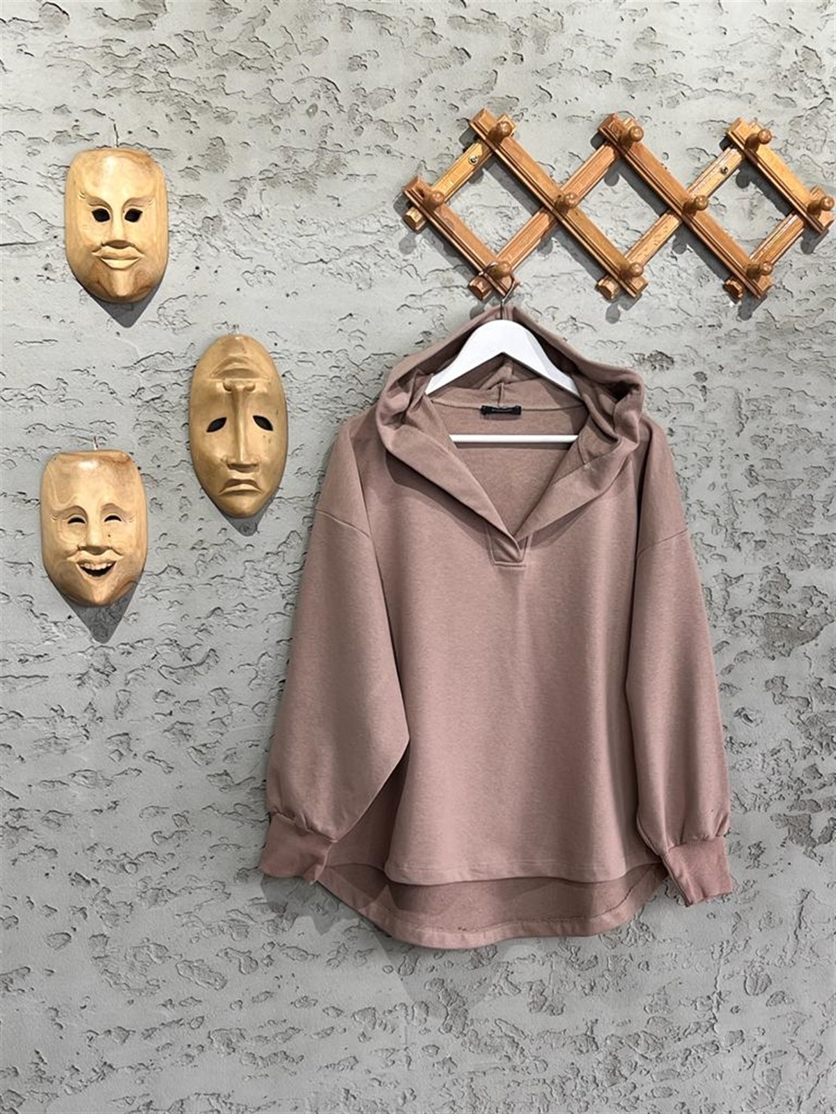 Yaka Detaylı Kapüşonlu Sweat (Bej)