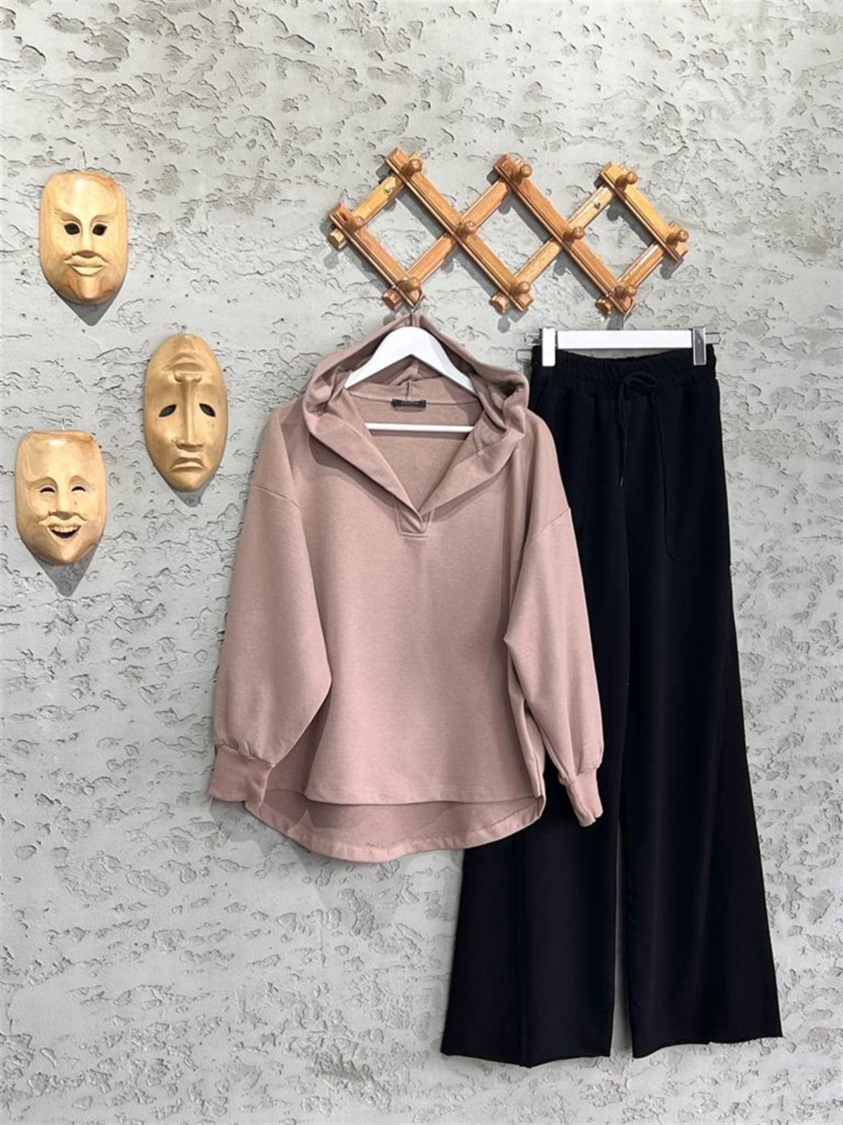Yaka Detaylı Kapüşonlu Sweat (Bej)