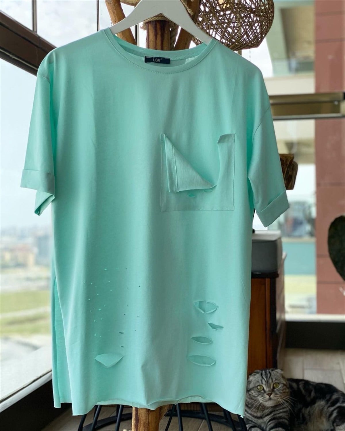 Yakası Yırtık Cep Detaylı Tshirt (Mint)