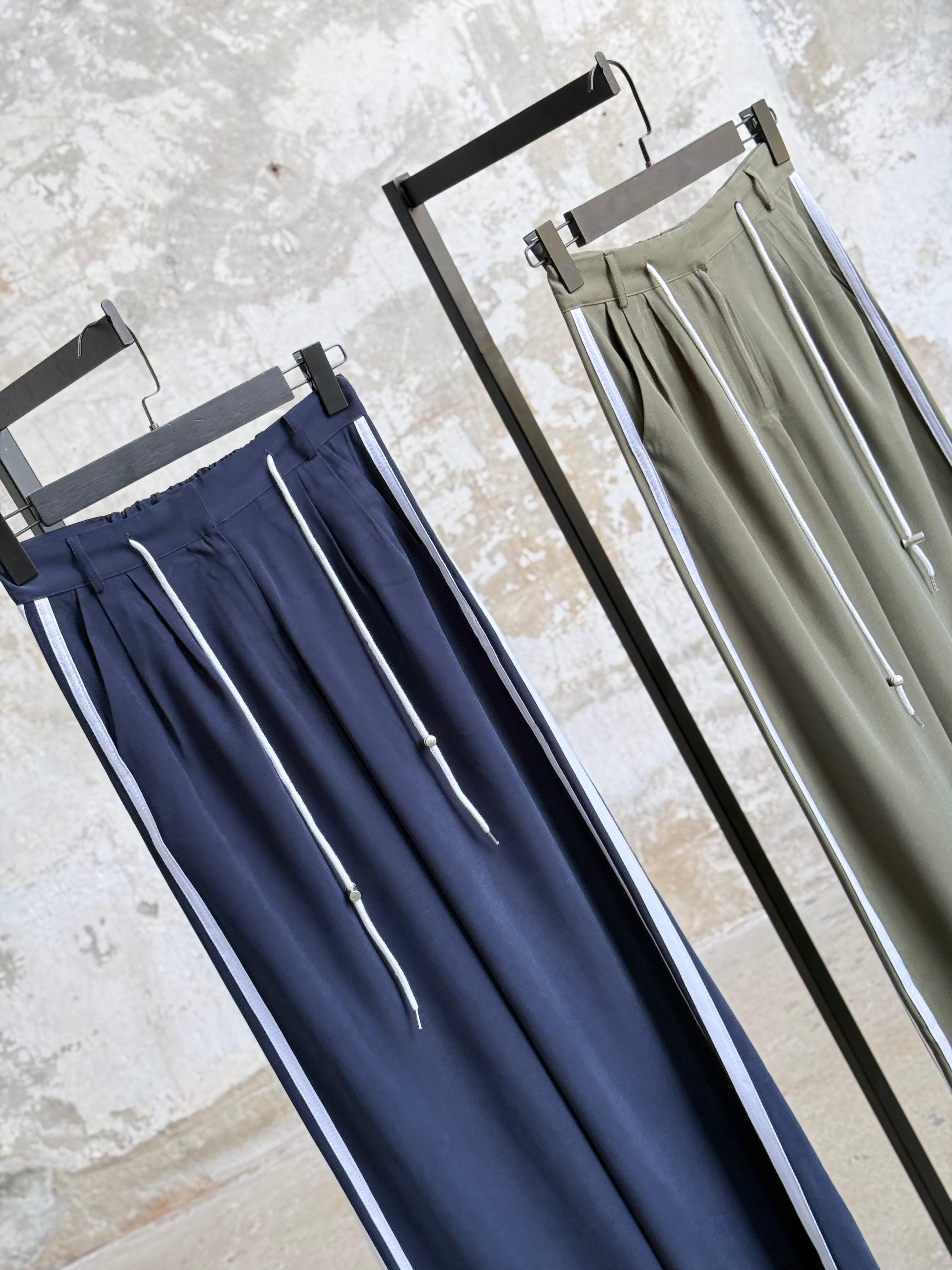 Yanı Şerit Detaylı Ayarlanabilir Bağcıklı Bol Pantolon (Haki)