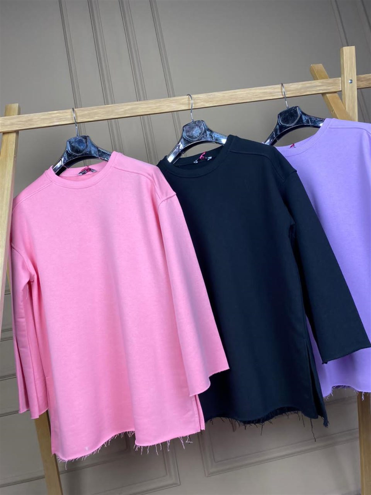 Yanları Yırtmaç Detaylı Sweatshirt (PEMBE & SİYAH &LİLA)