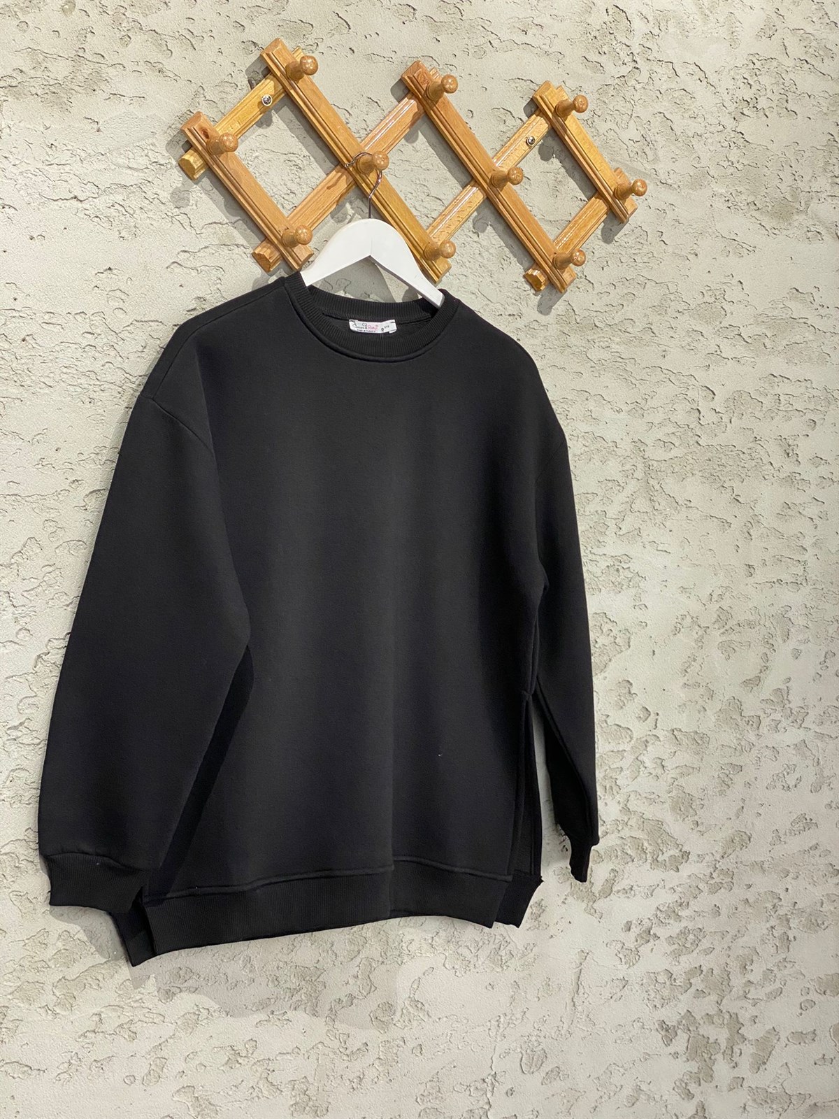 Yanları Yırtmaçlı Şardonlu Sweat (Siyah)
