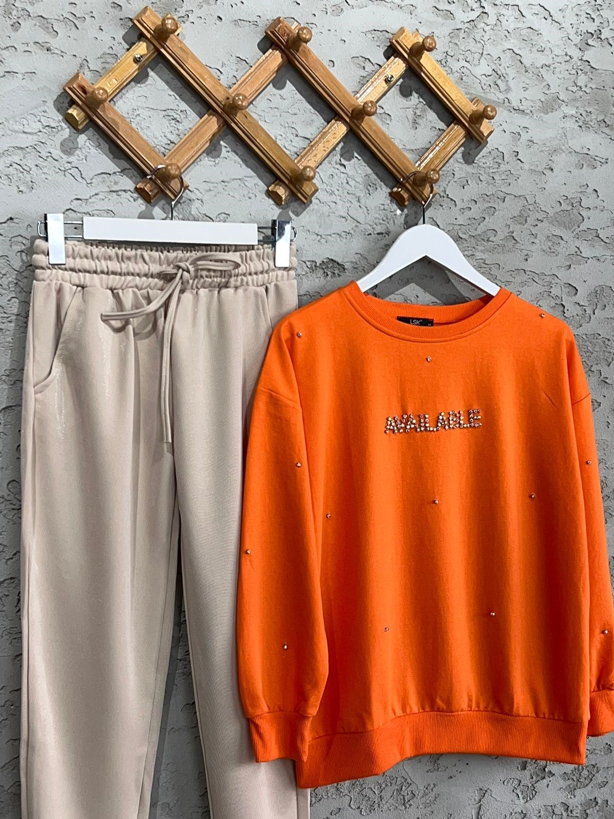 Yazı Baskılı Damla Taşlı Sweat (Oranj)
