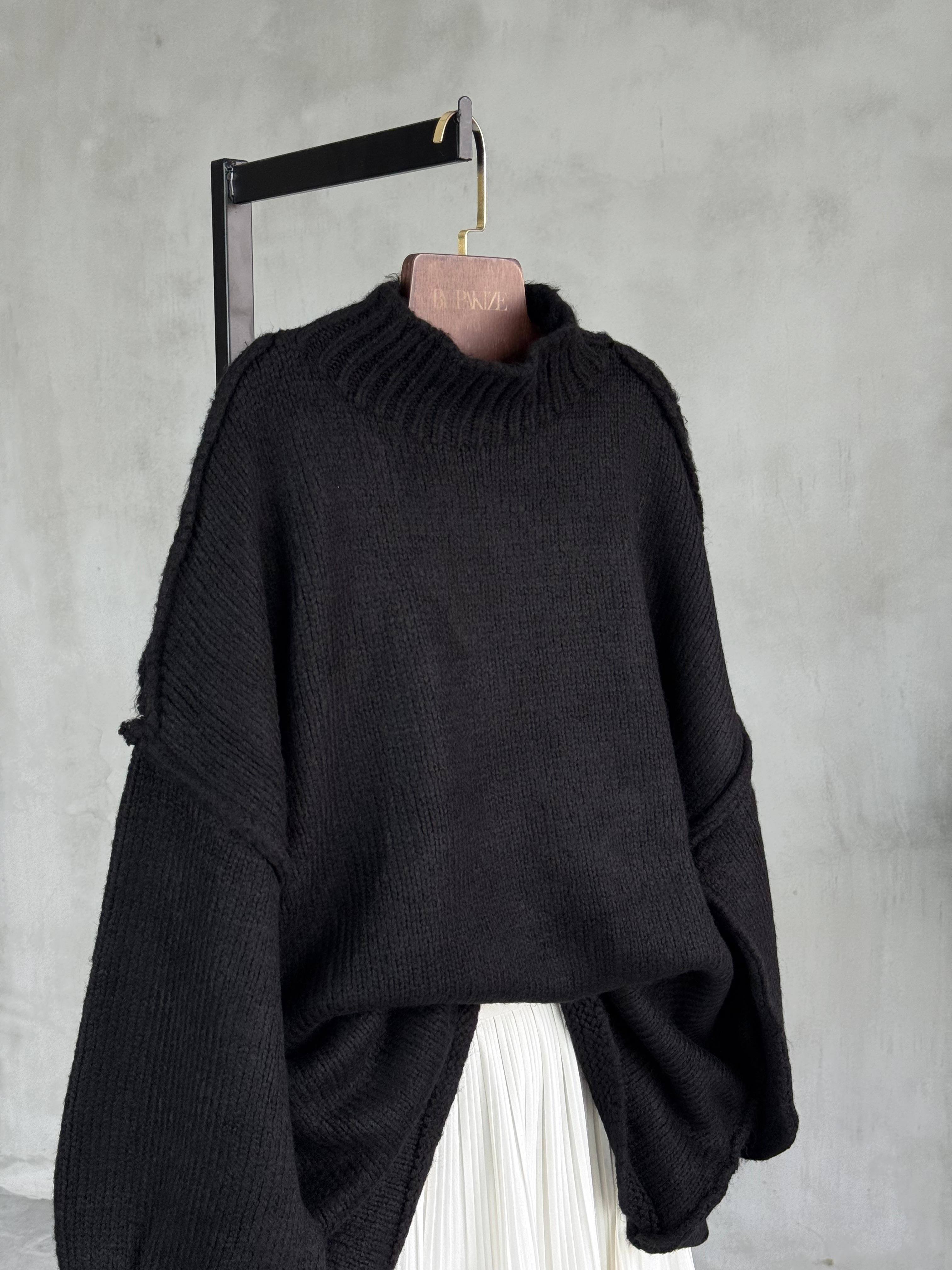 Yumoş Dış Dikişli Oversize Kazak (Siyah)
