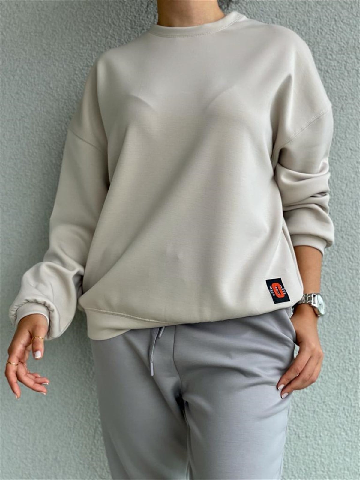 Yumoş Doku Arma Detaylı Sweat (Taş)