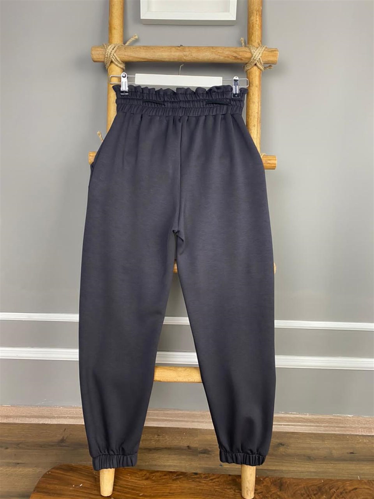 Yumuşak Dokulu Bilekten Lastikli Jogger Pantolon (ANTRASİT)