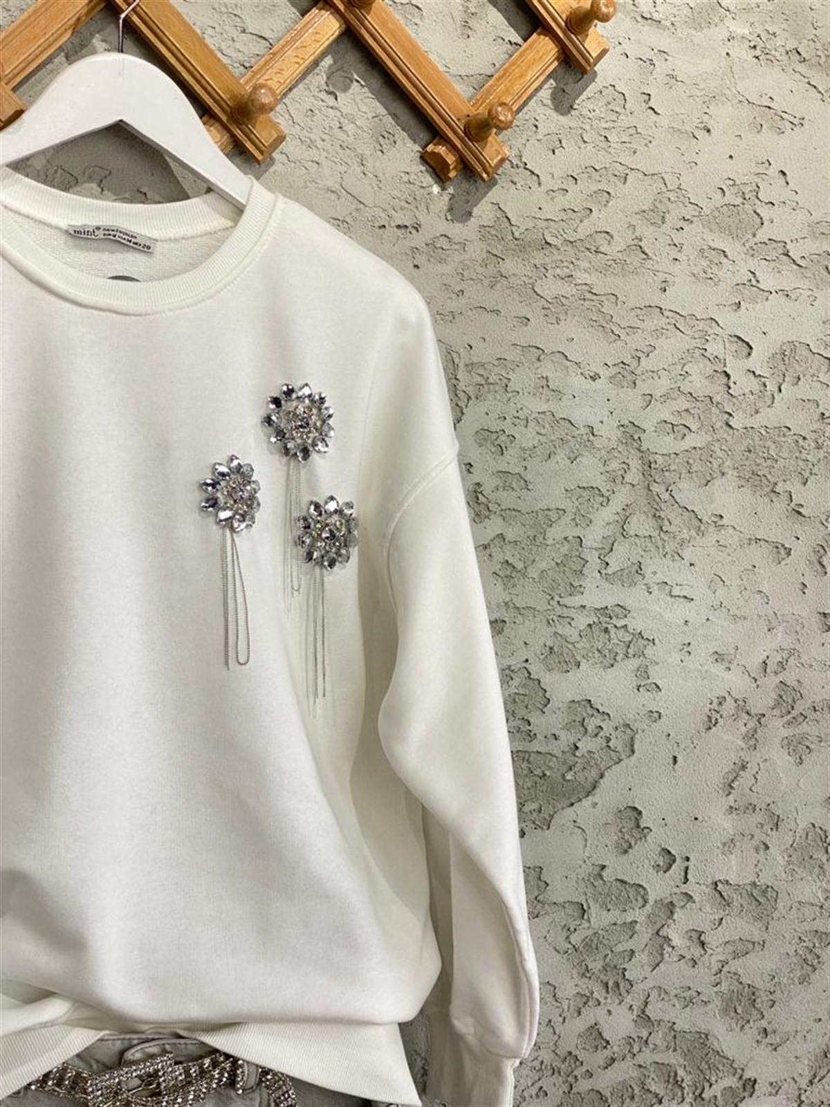 Zincir Salkımlı Kristal Taşlı Sweat (Ekru)