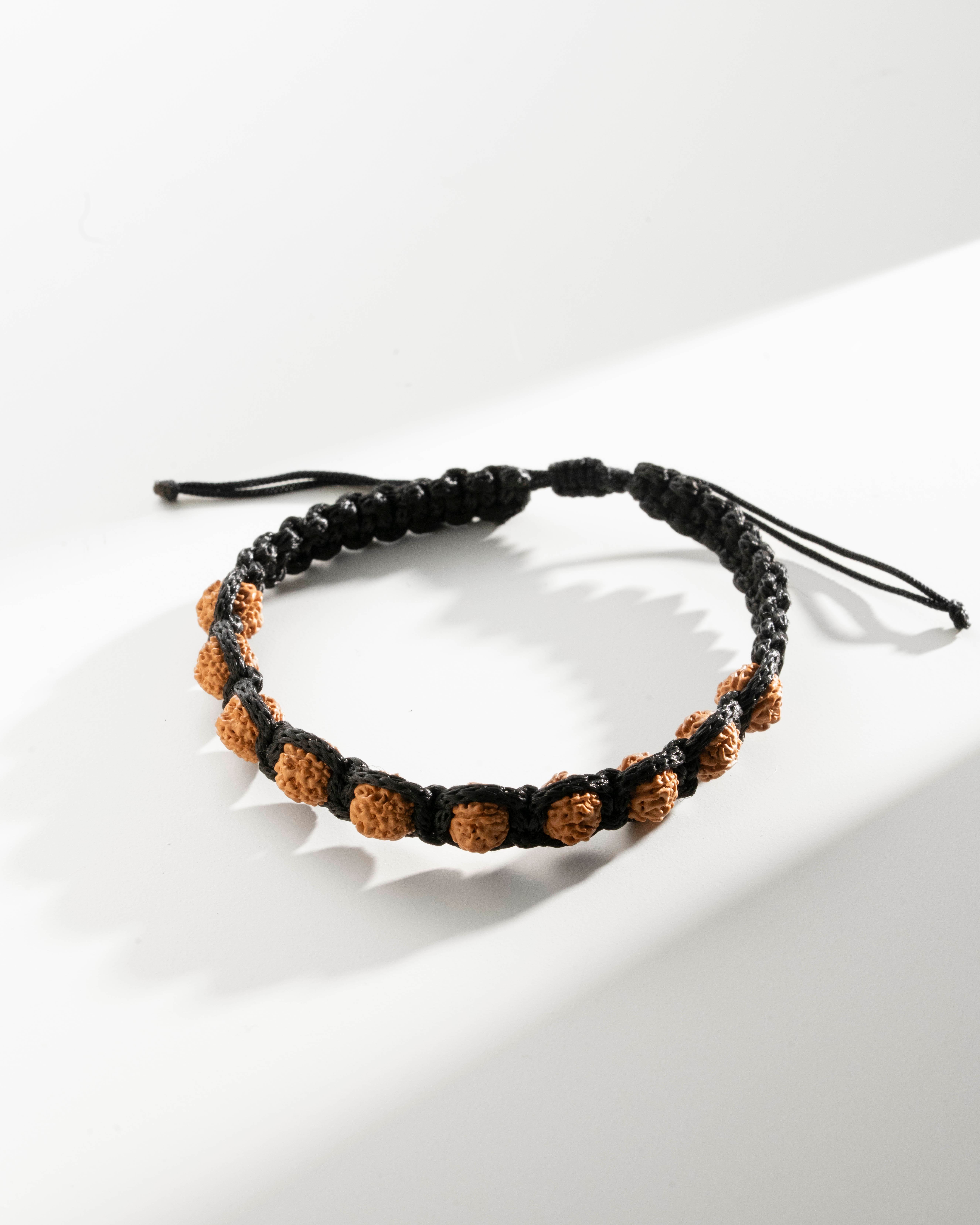 10 Tohumlu Ayarlanabilir Makrome Rudraksha Bileklik